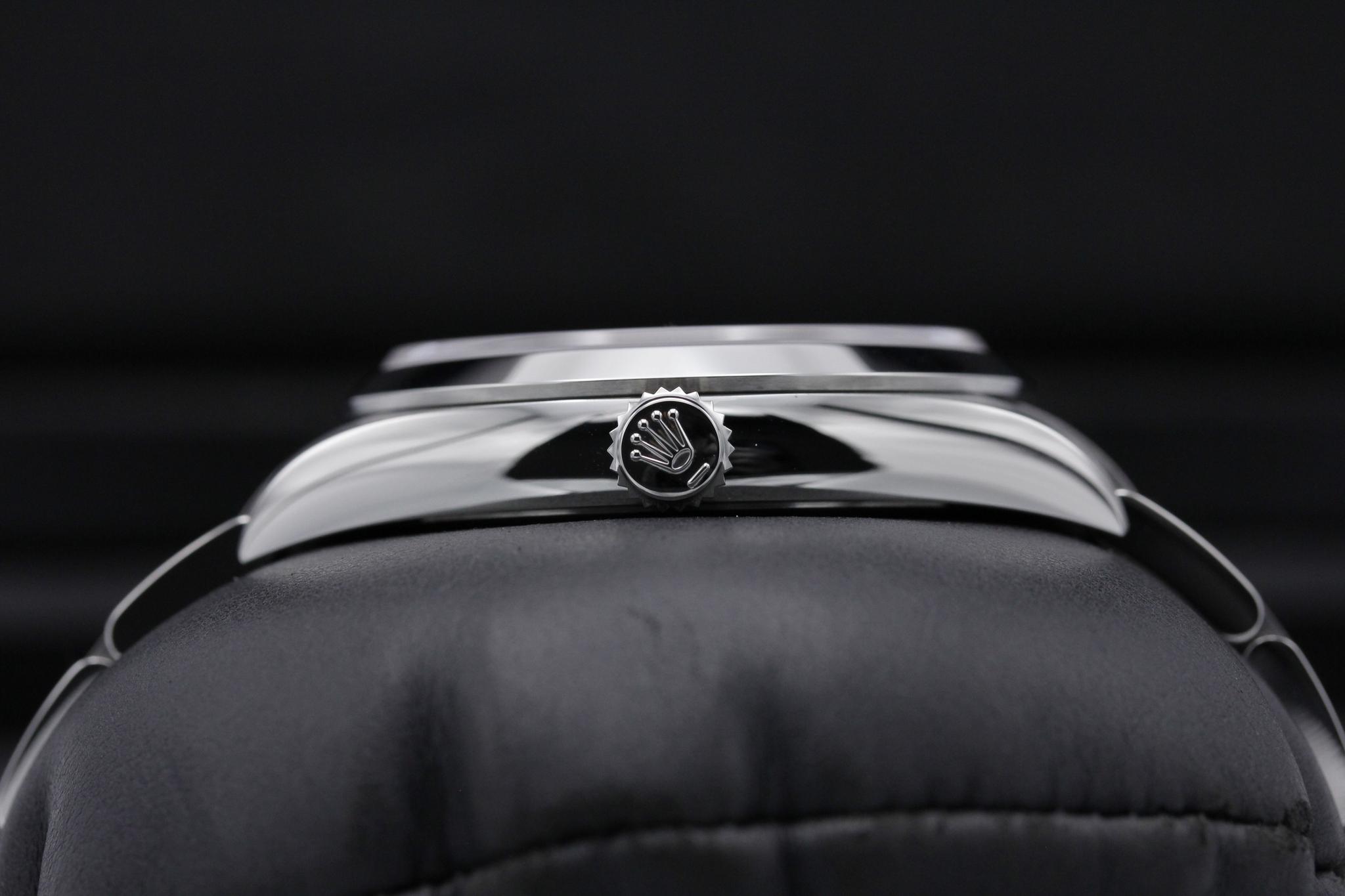 Watch Image 3