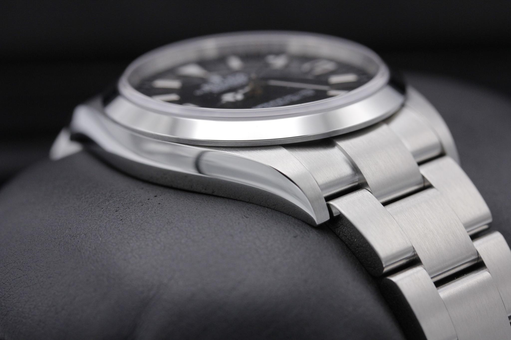 Watch Image 6