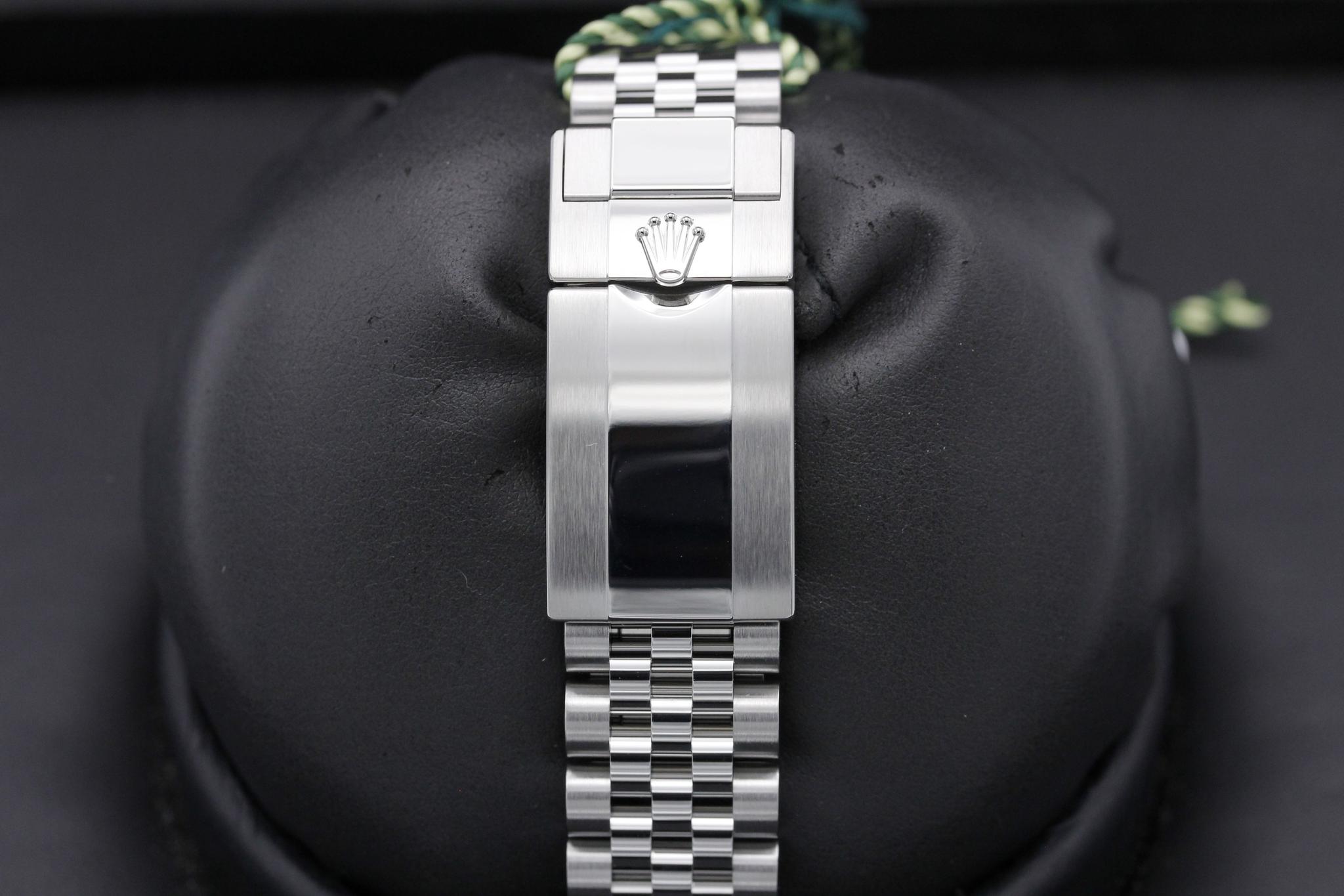 Watch Image 8