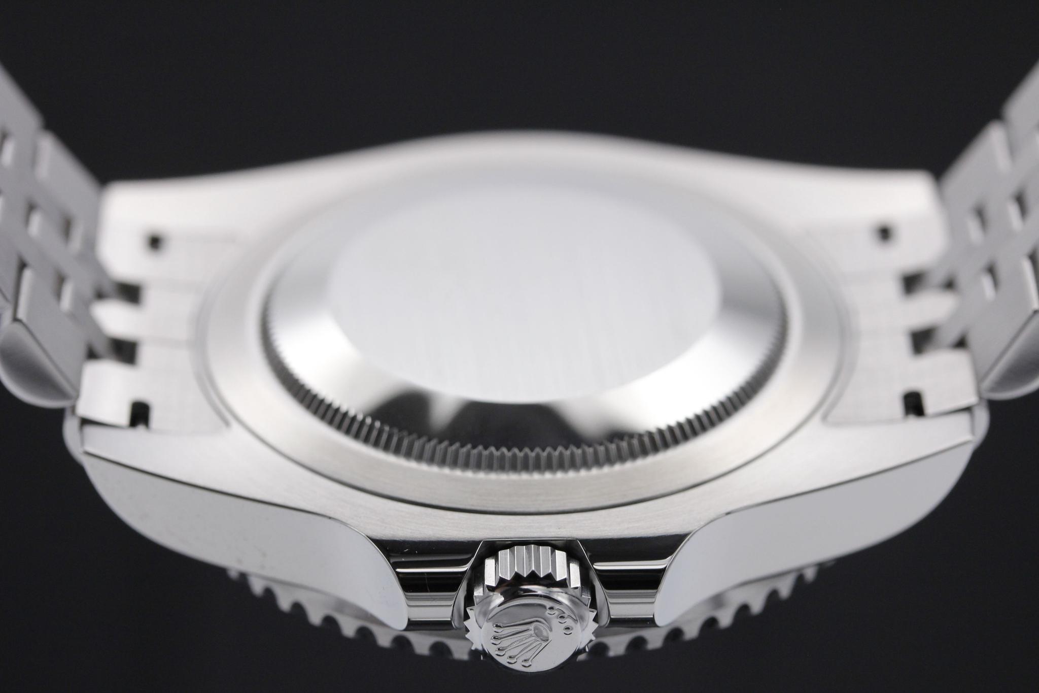 Watch Image 7