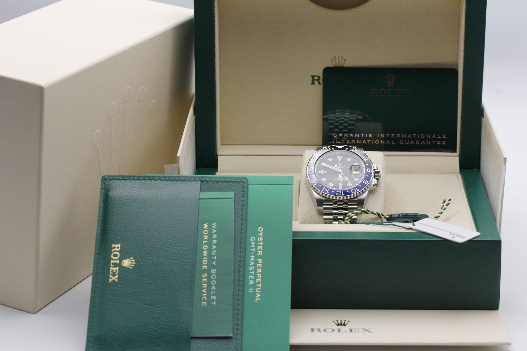 Watch Image 11