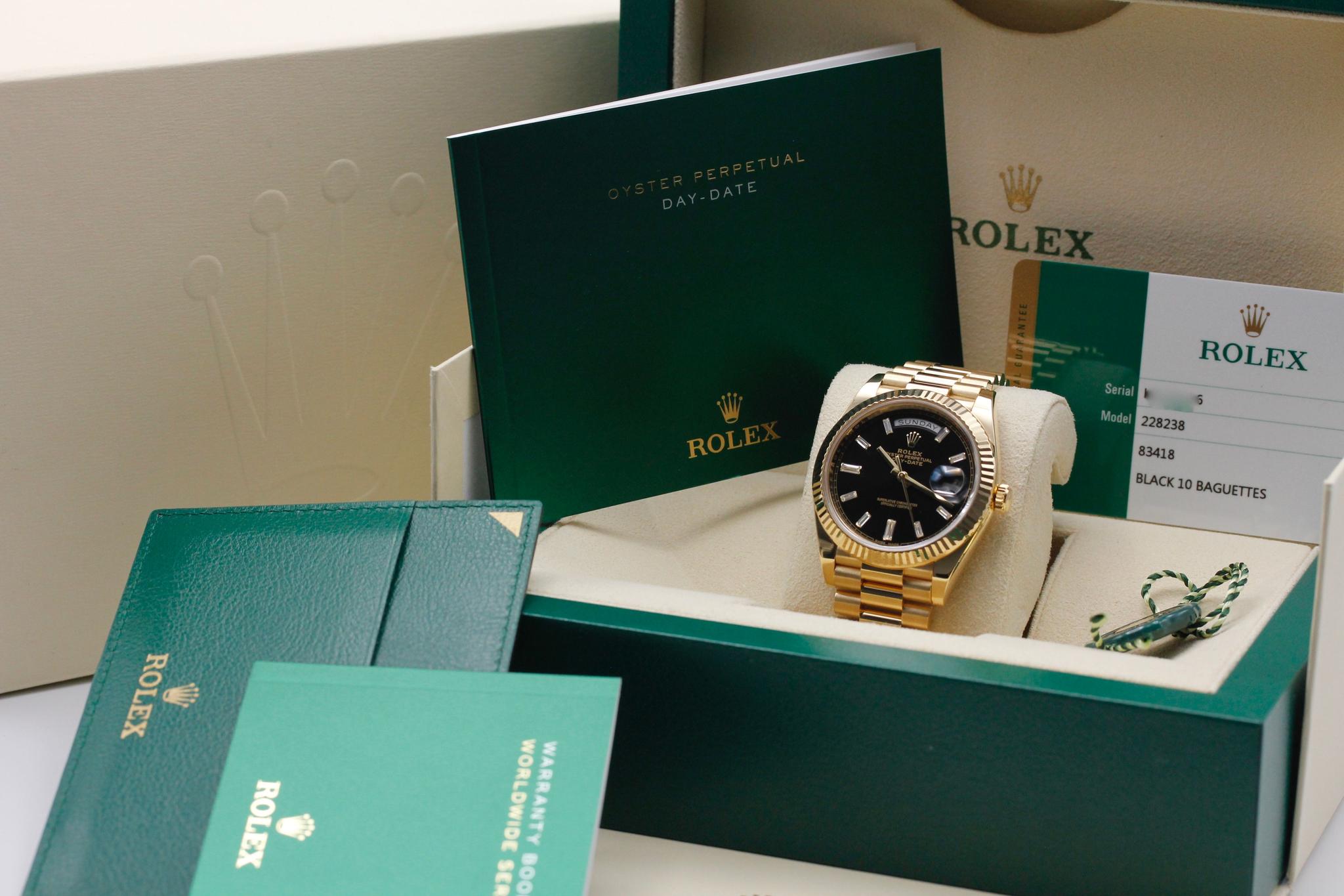 Watch Image 11