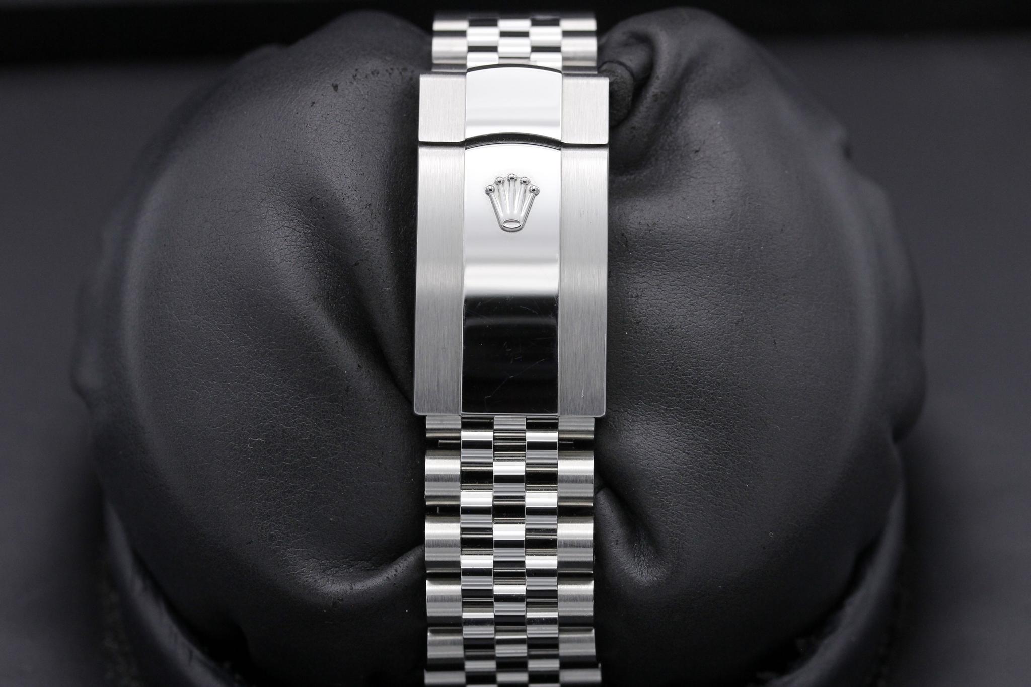 Watch Image 8