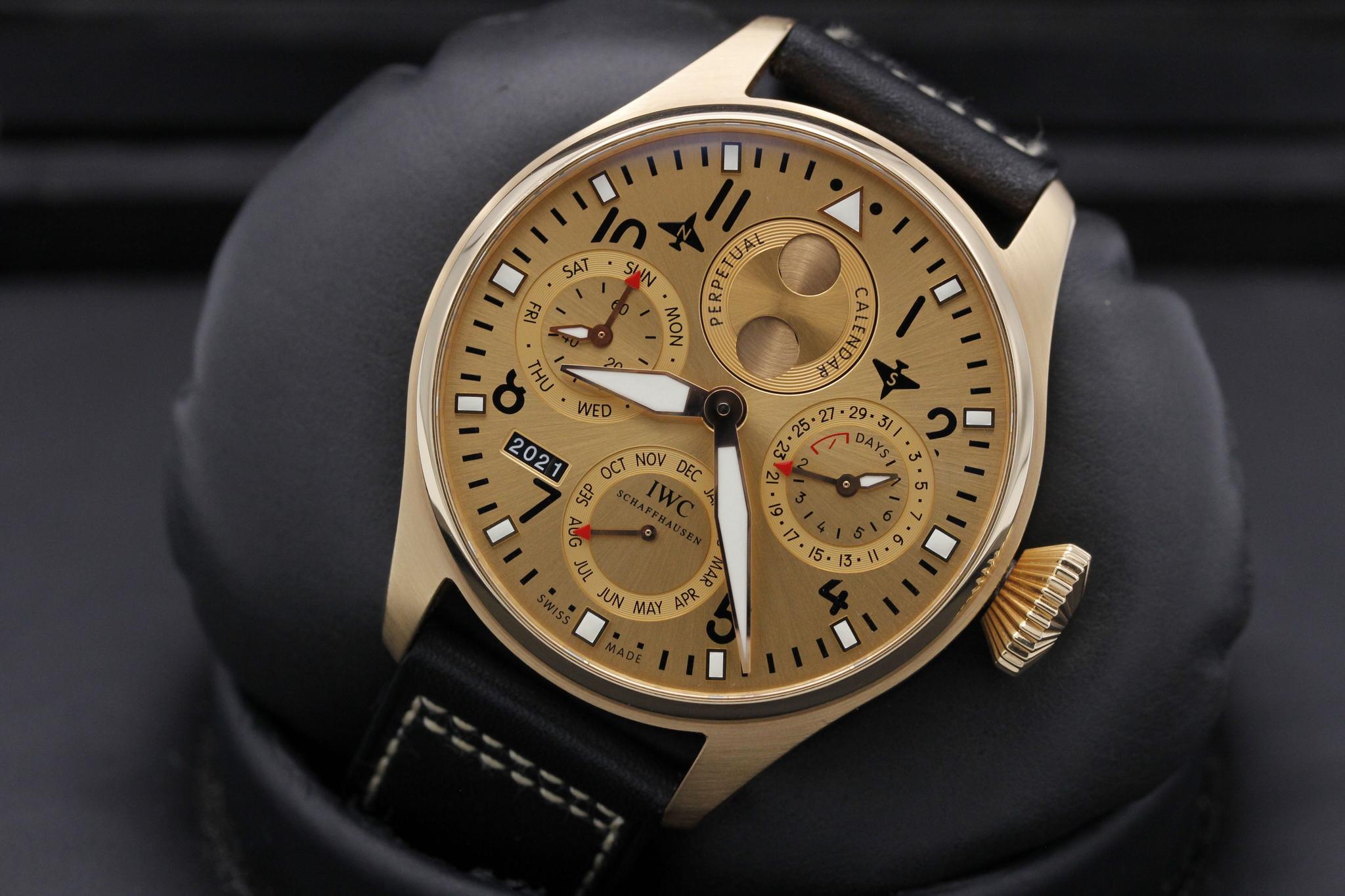 Watch Image 10
