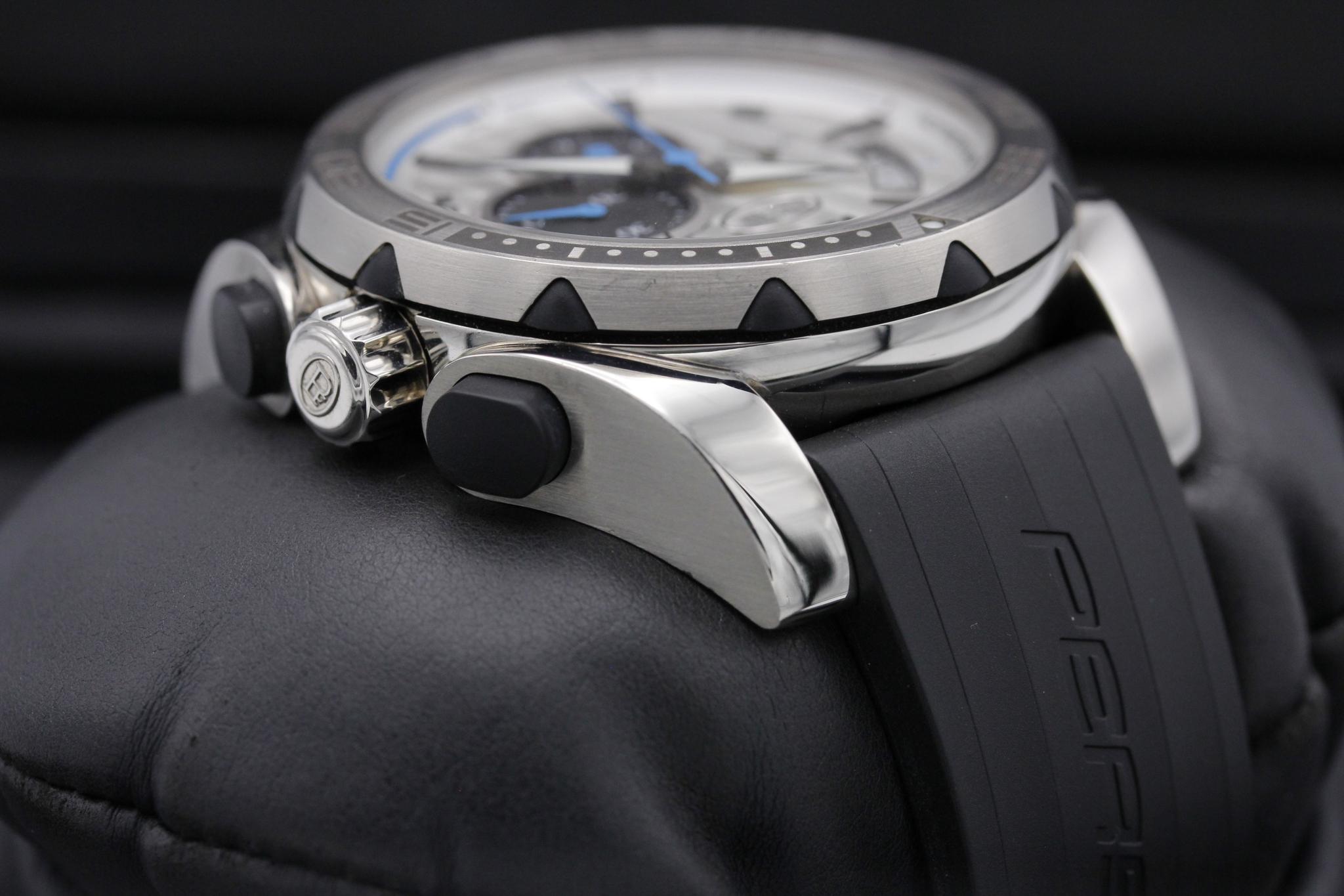 Watch Image 4