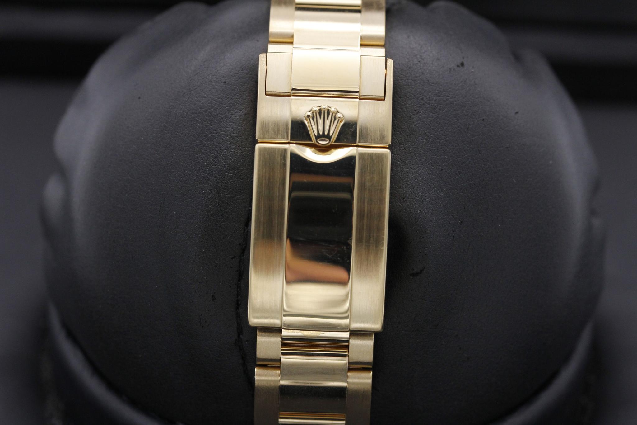 Watch Image 8
