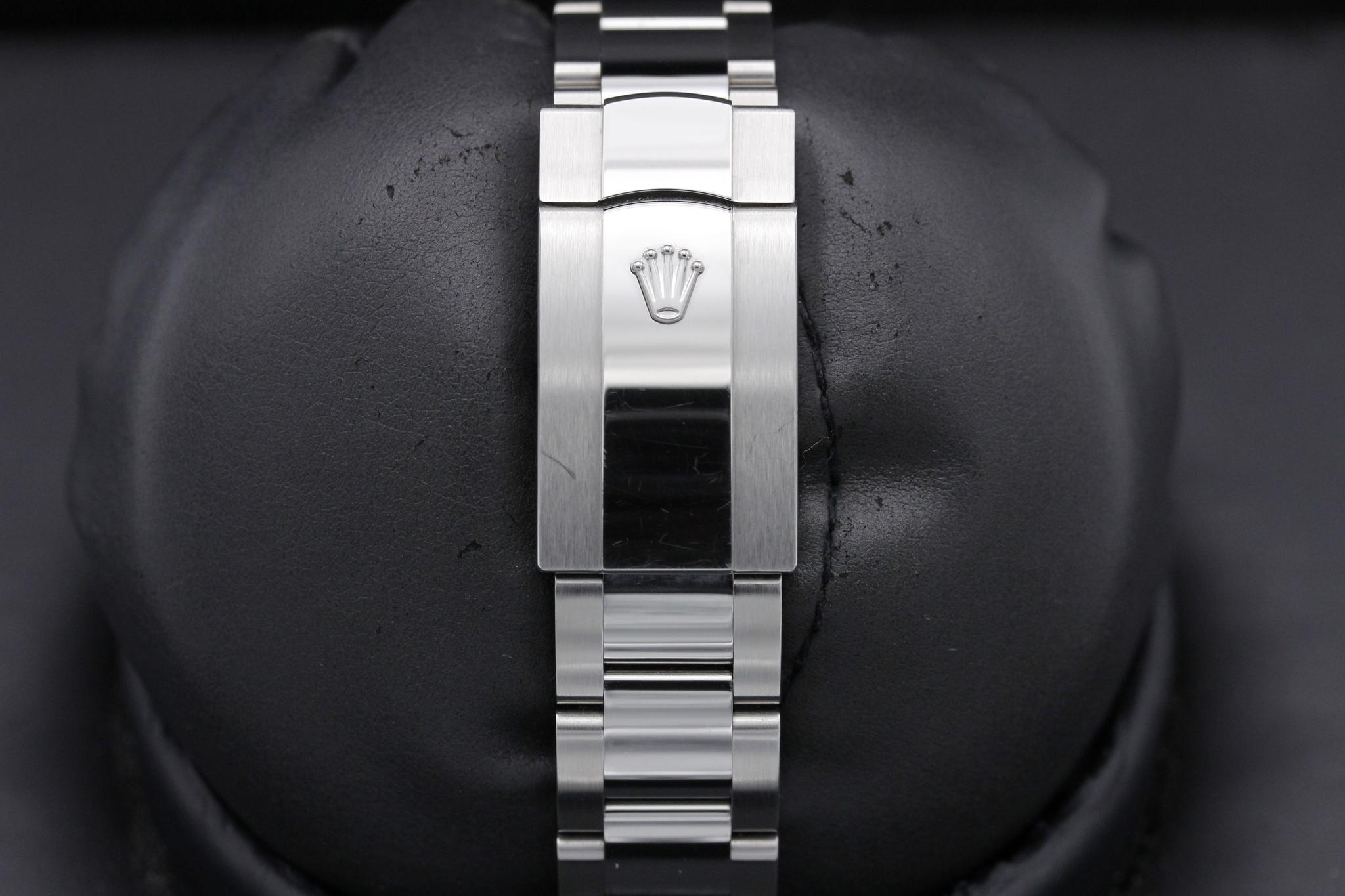 Watch Image 8