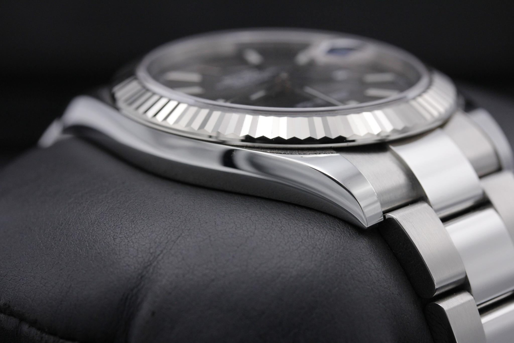 Watch Image 6