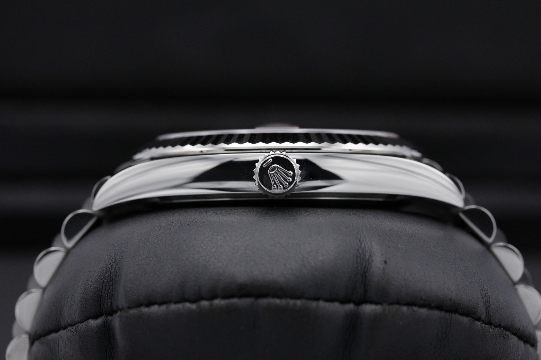 Watch Image 3