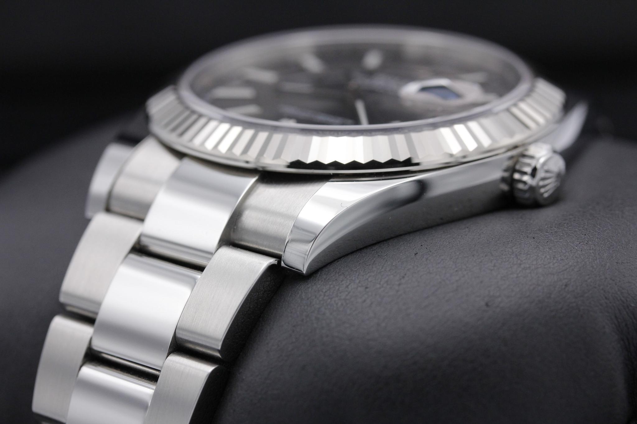 Watch Image 2