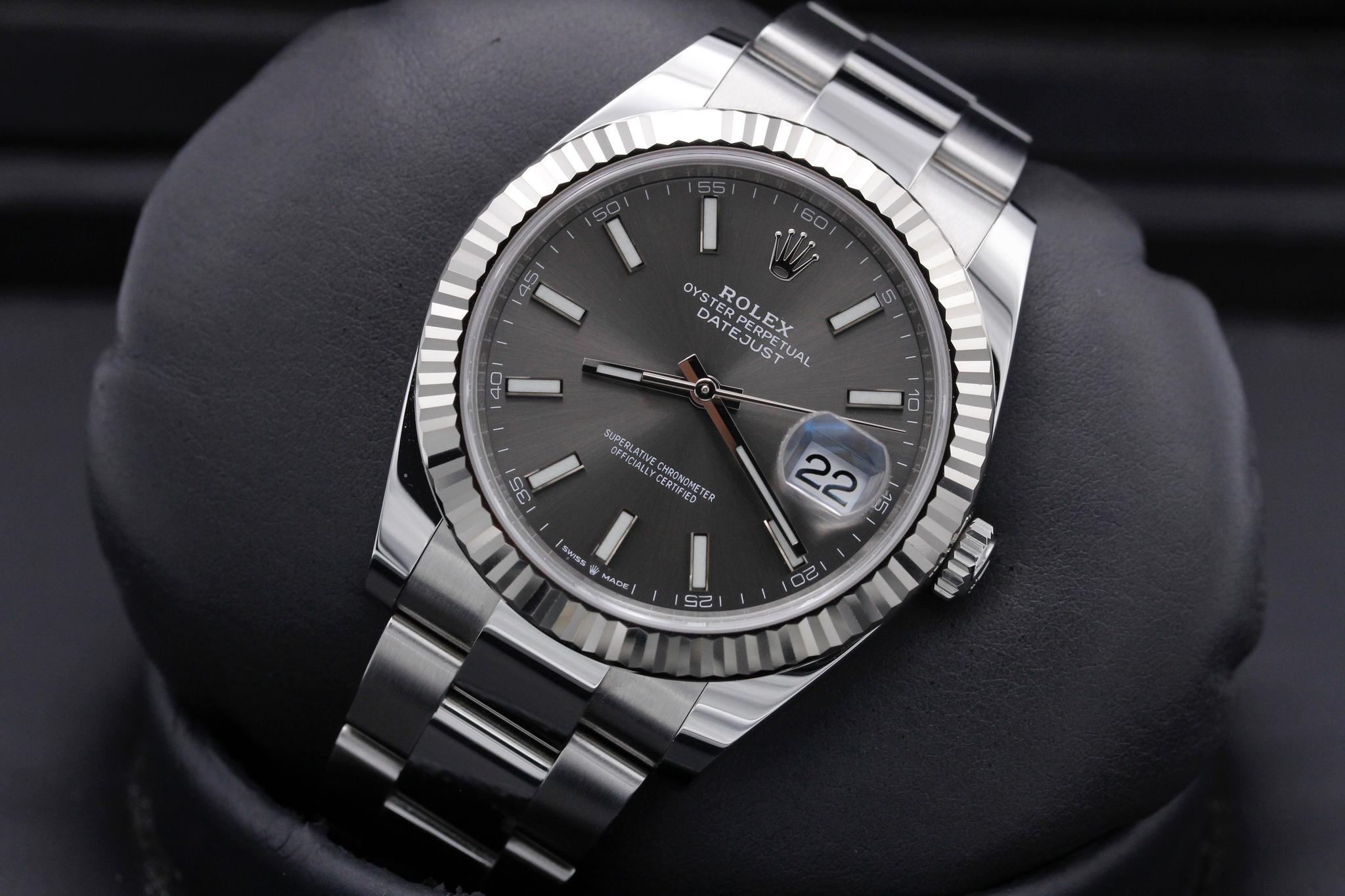 Watch Image 10