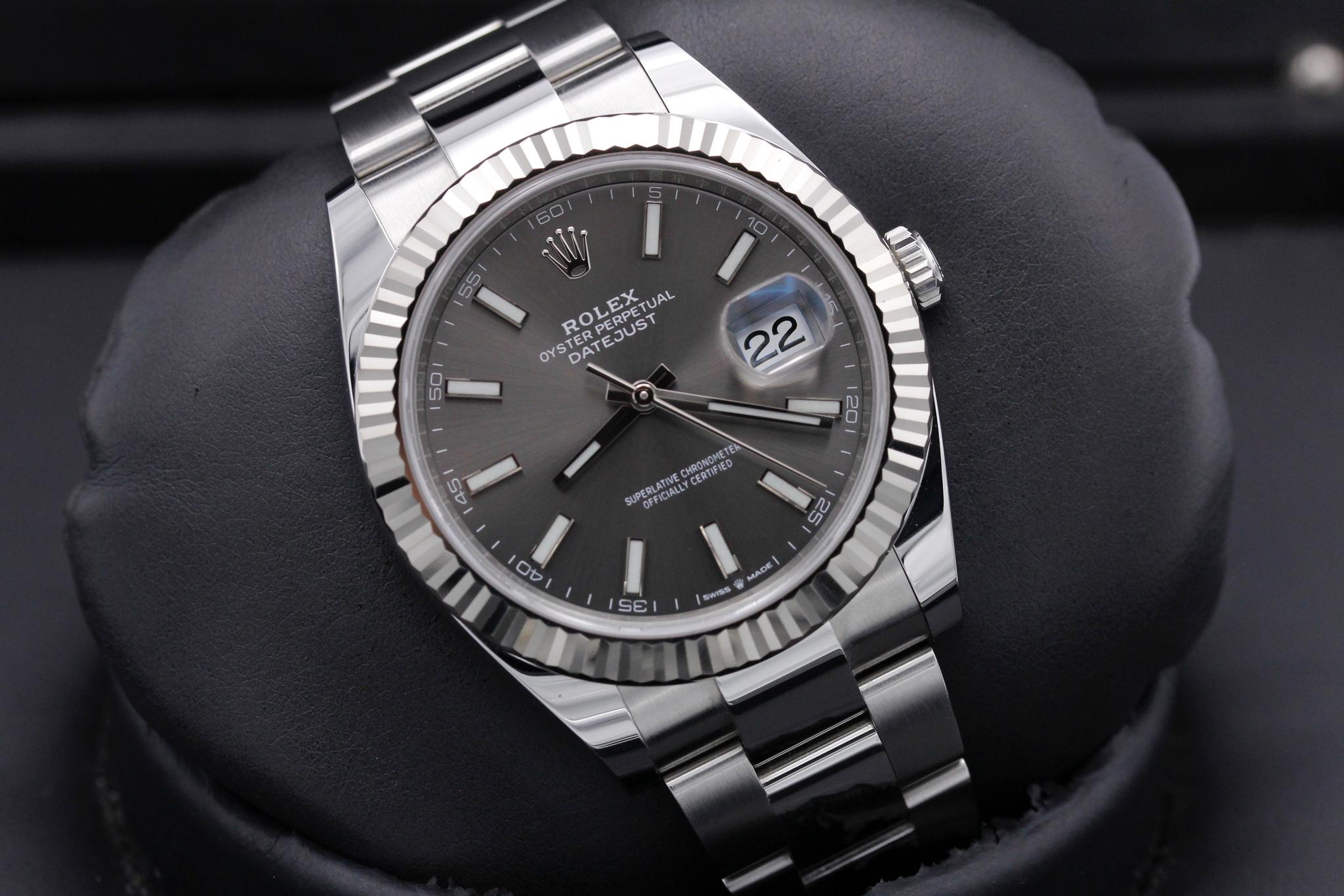 Watch Image 9