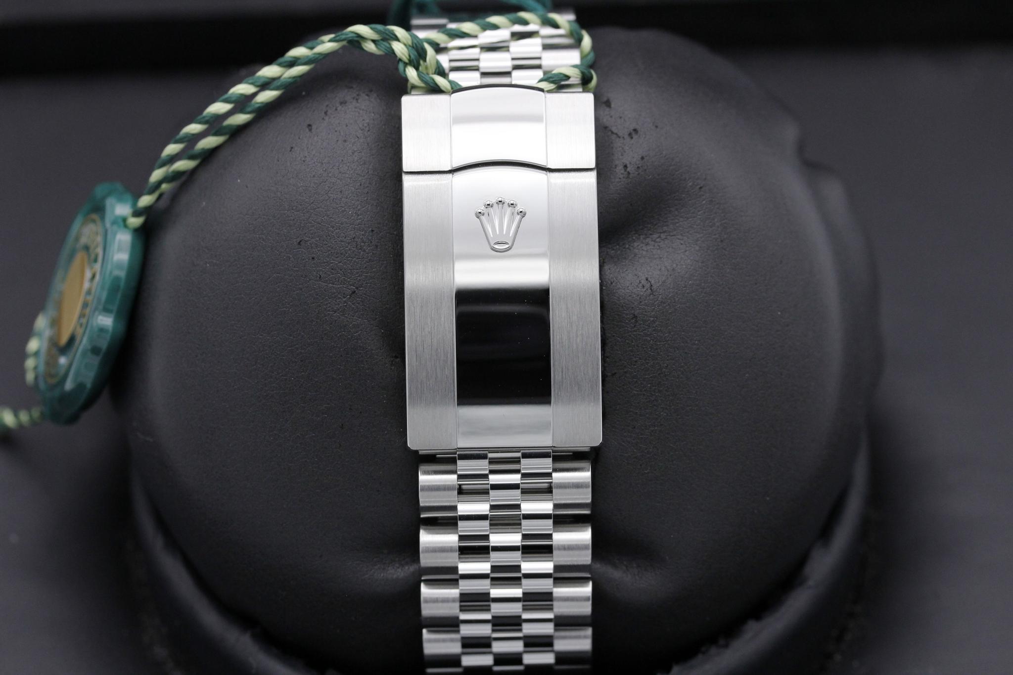 Watch Image 8