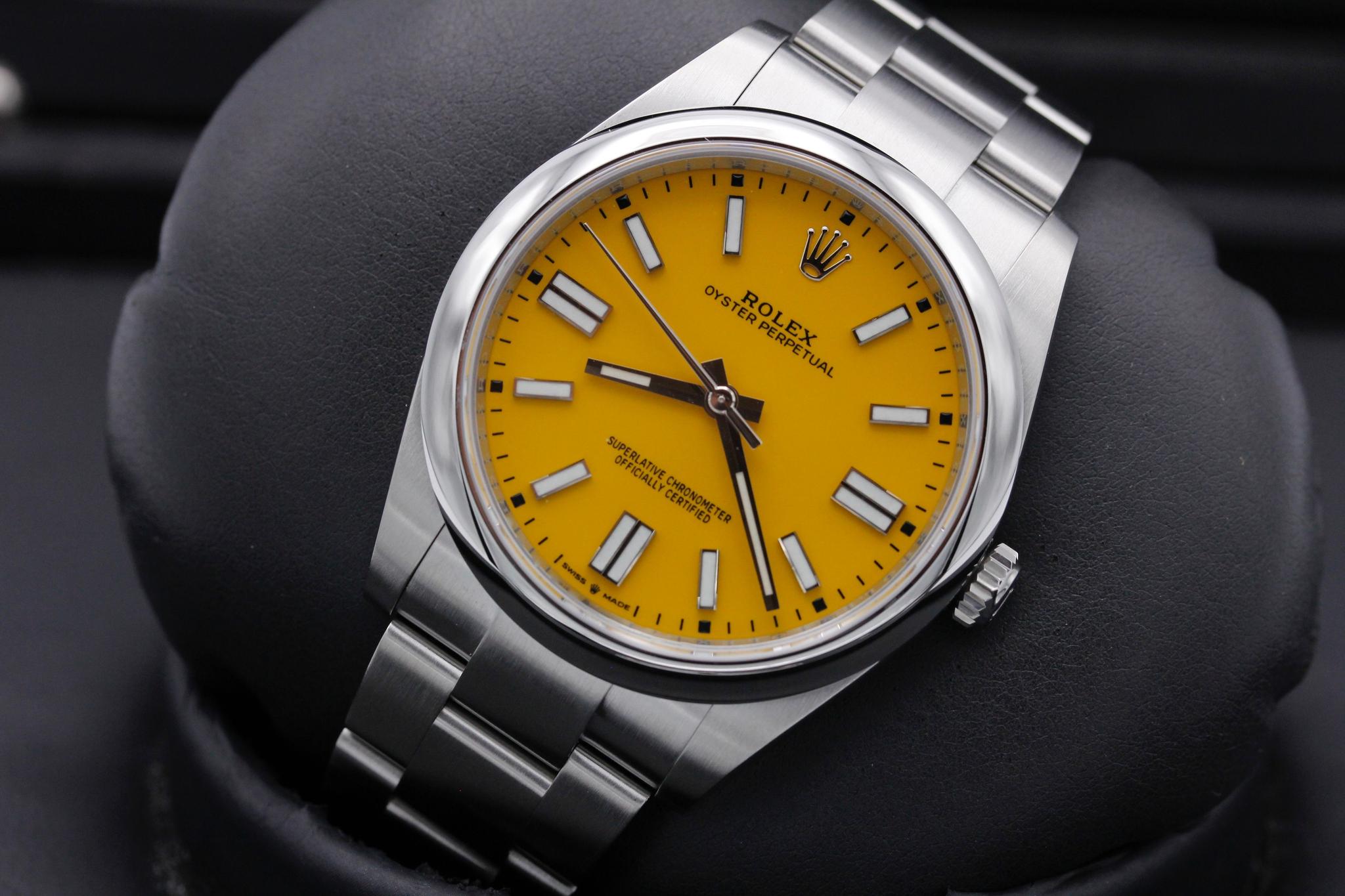 Watch Image 10
