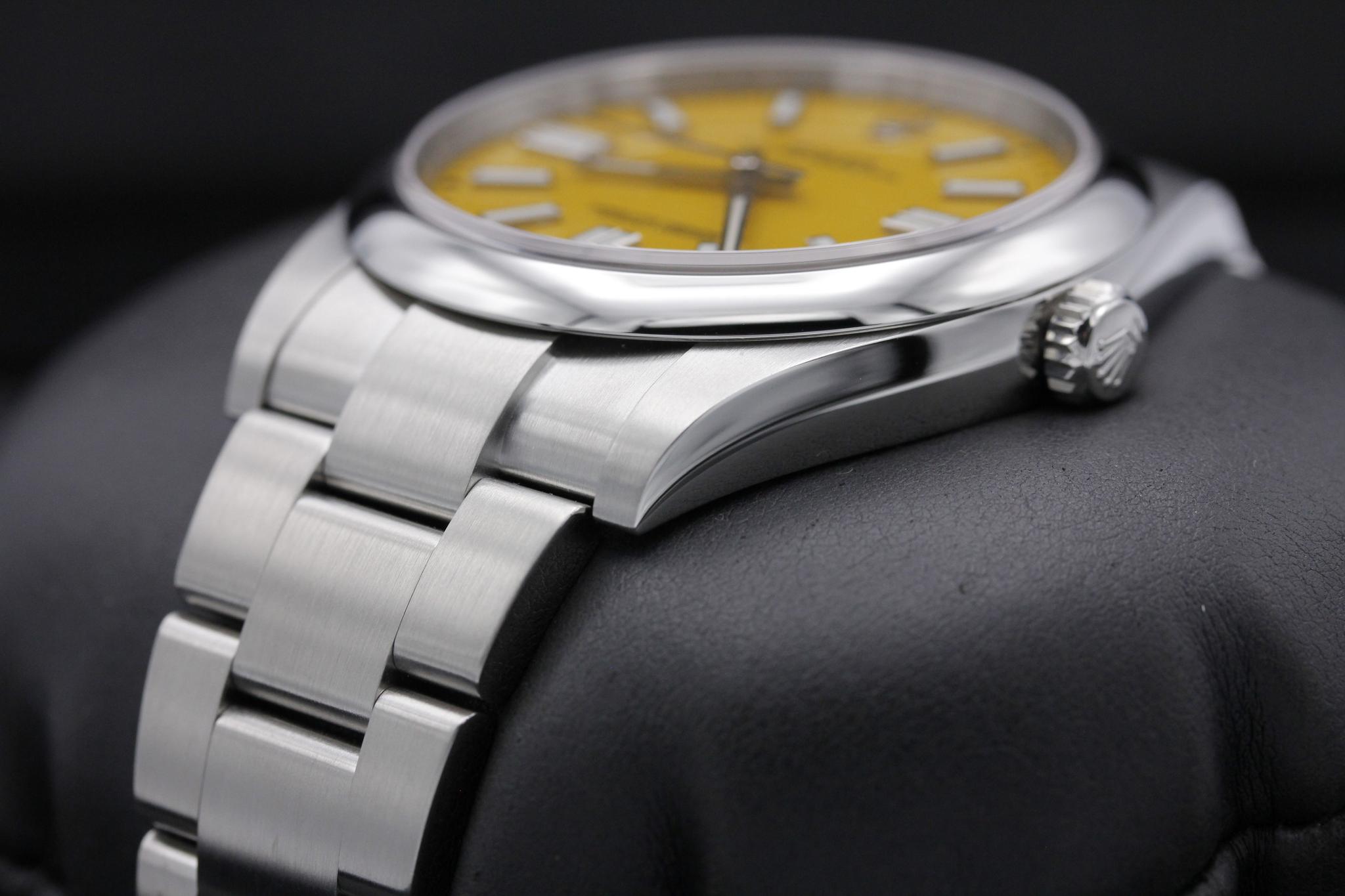 Watch Image 2