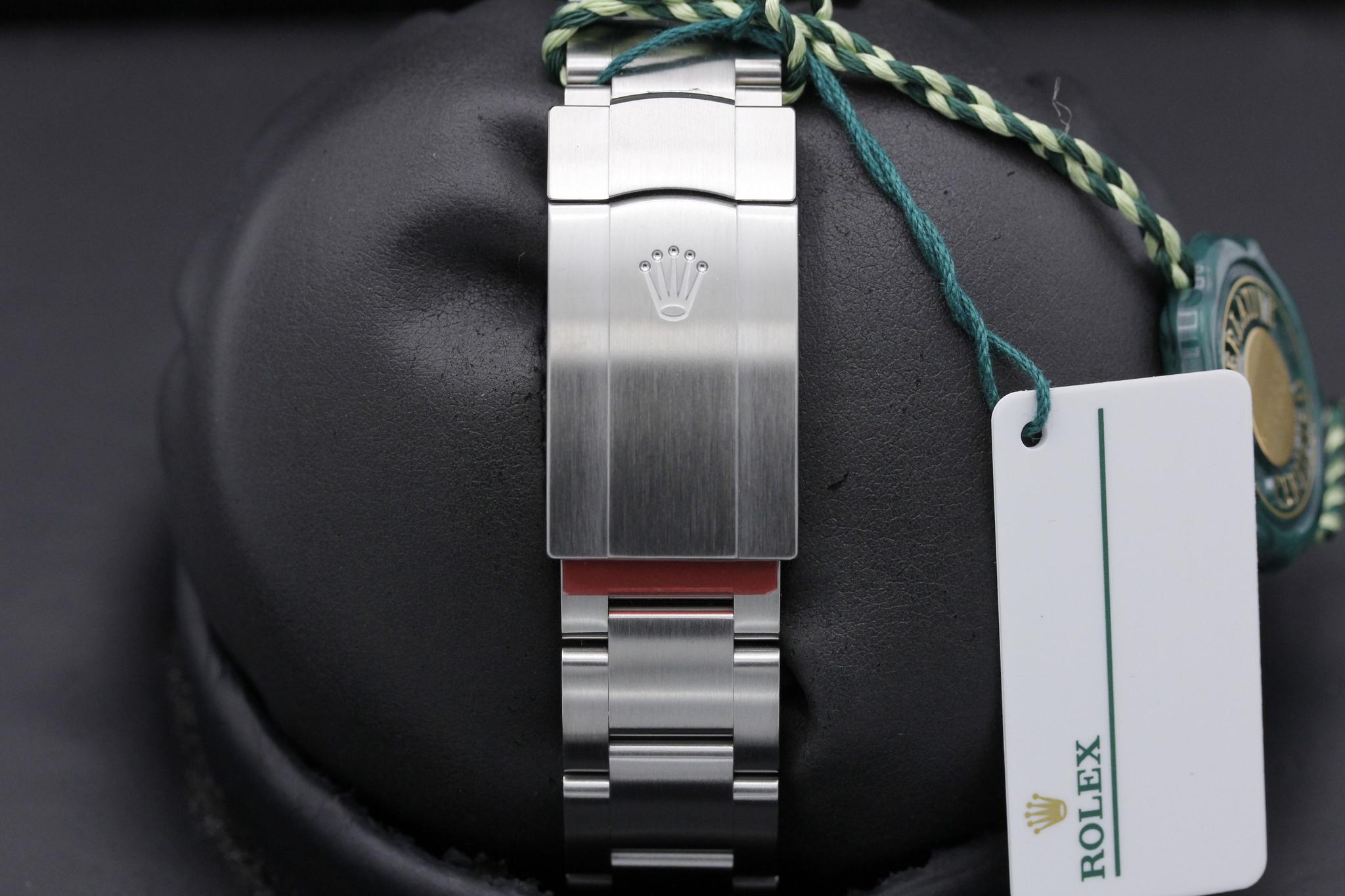 Watch Image 8