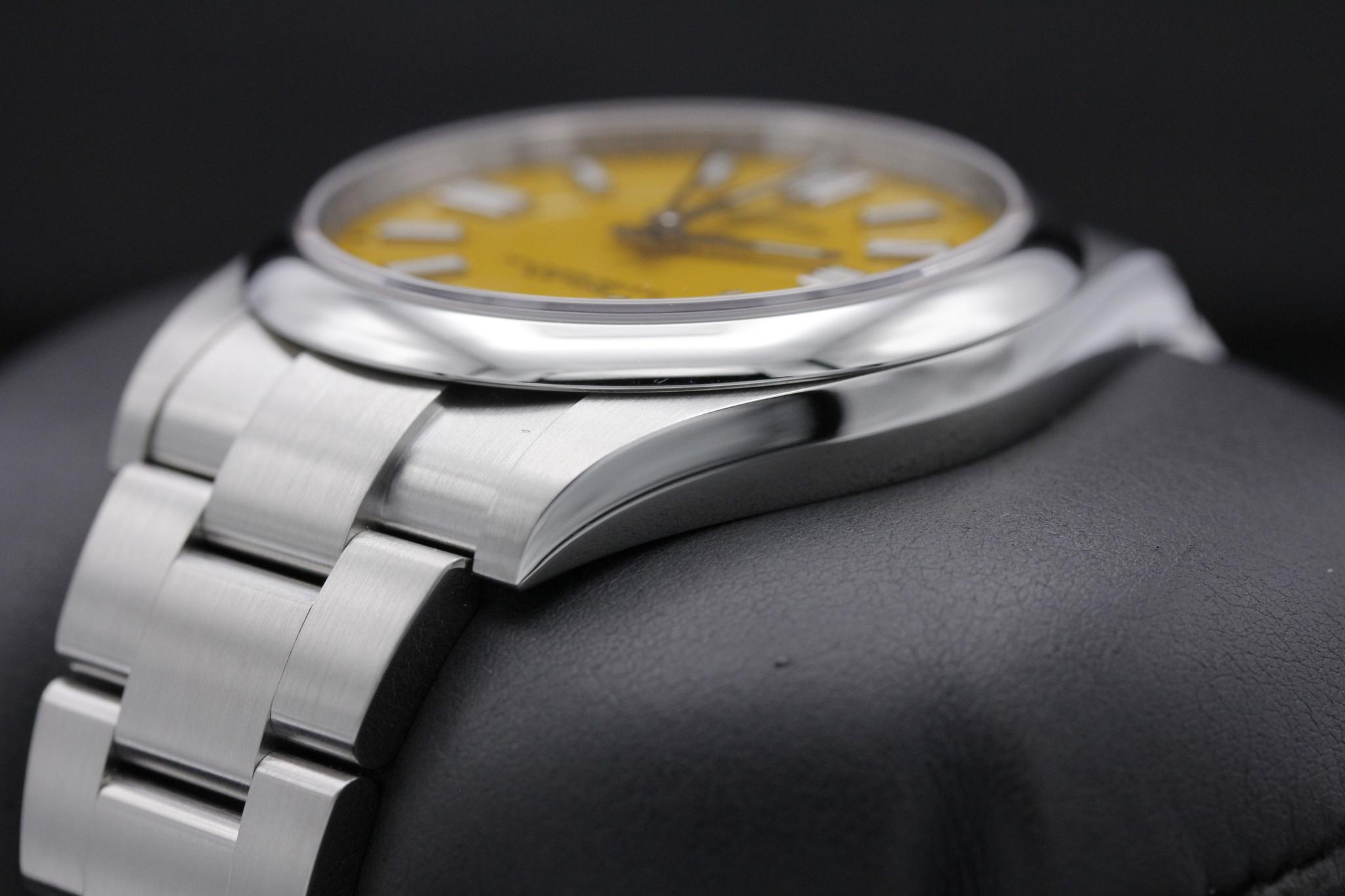 Watch Image 5