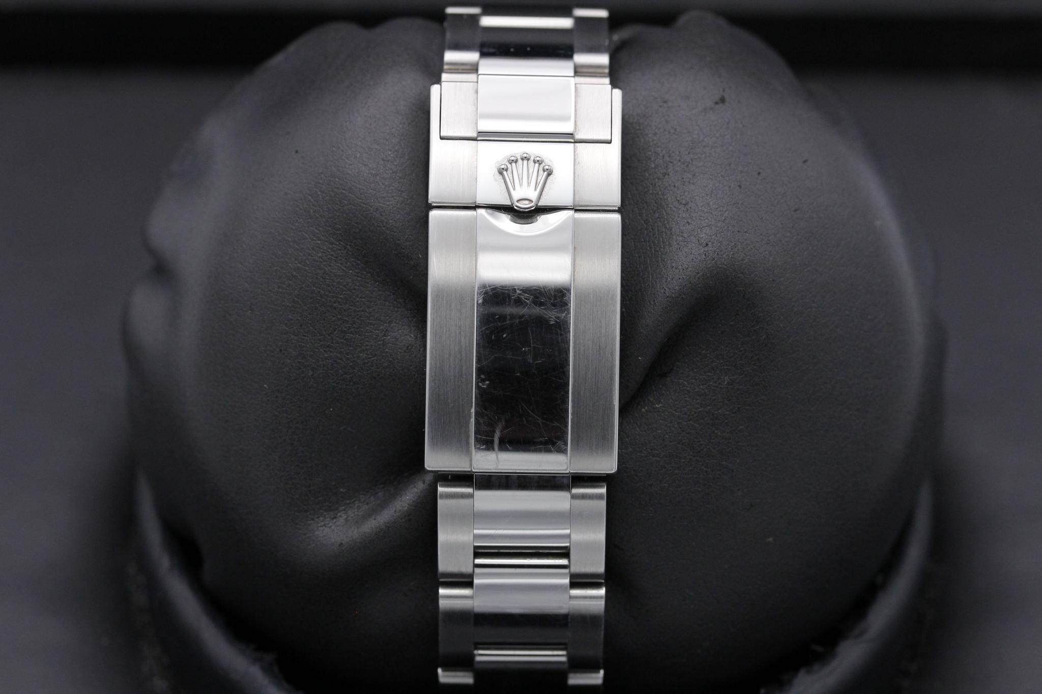 Watch Image 8