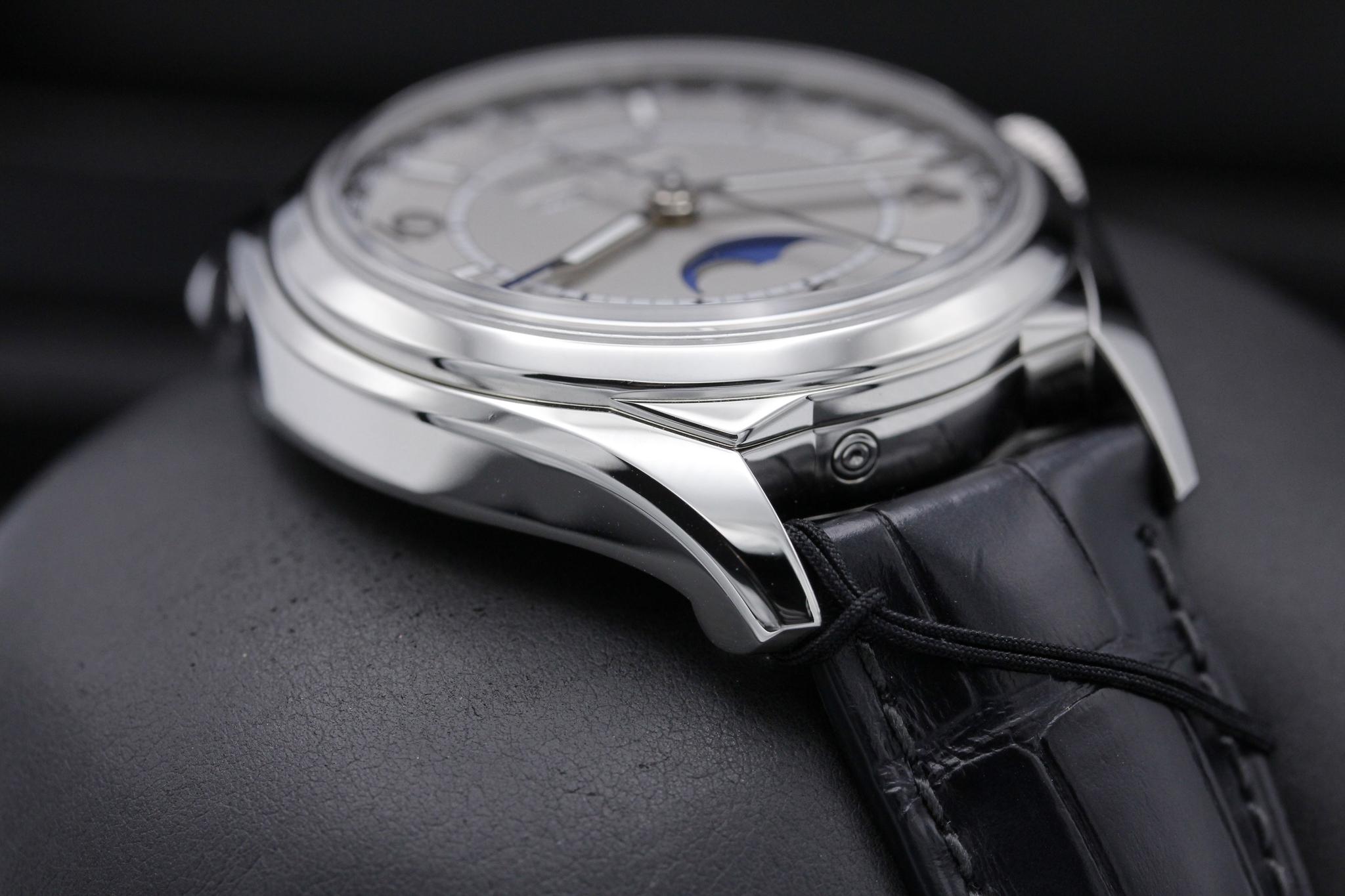 Watch Image 6