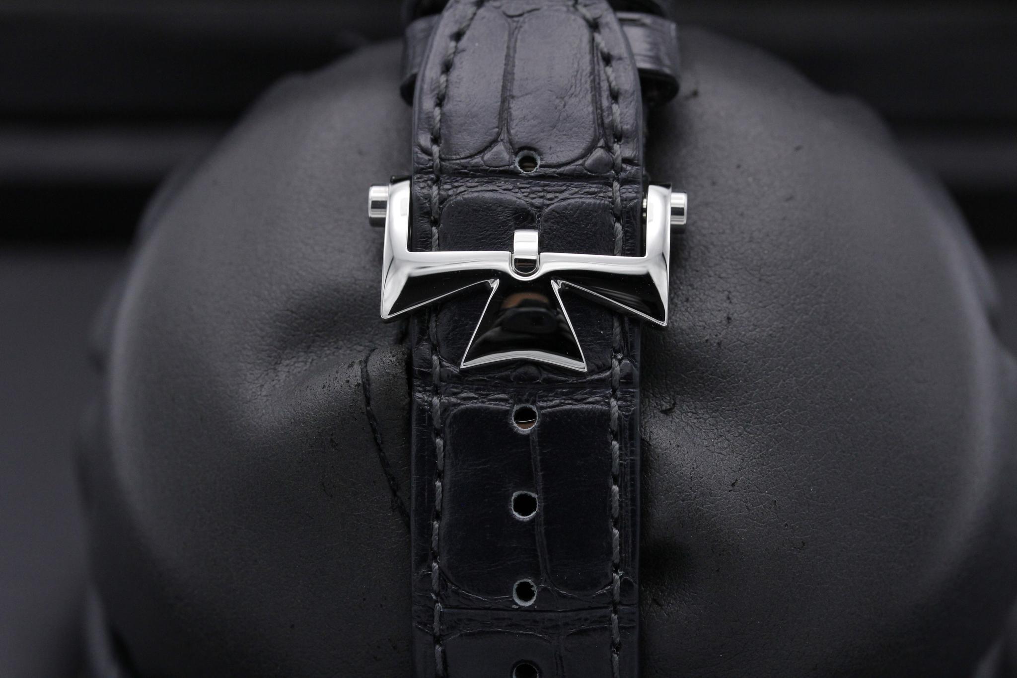 Watch Image 7