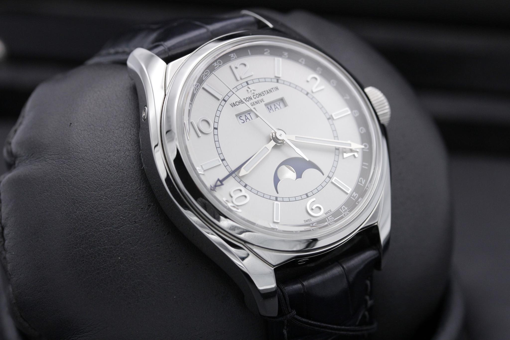 Watch Image 9