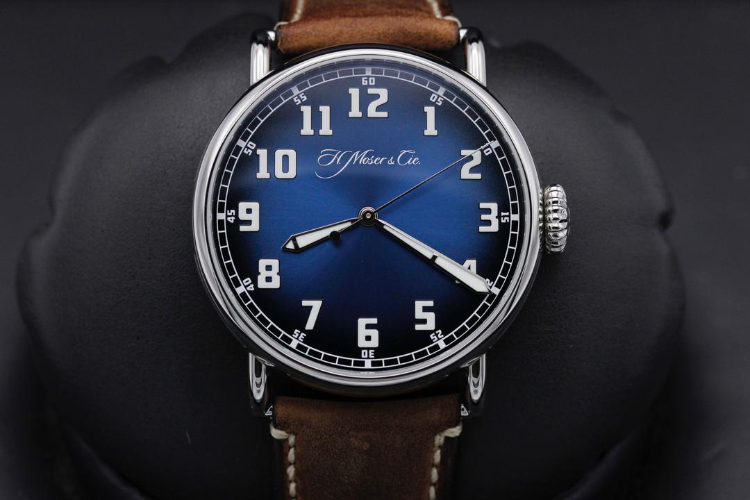 H.moser & Cie. Heritage Centre Seconds 8200-1201