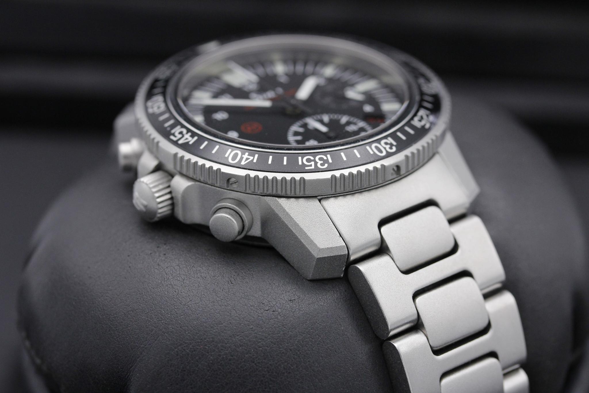 Watch Image 5