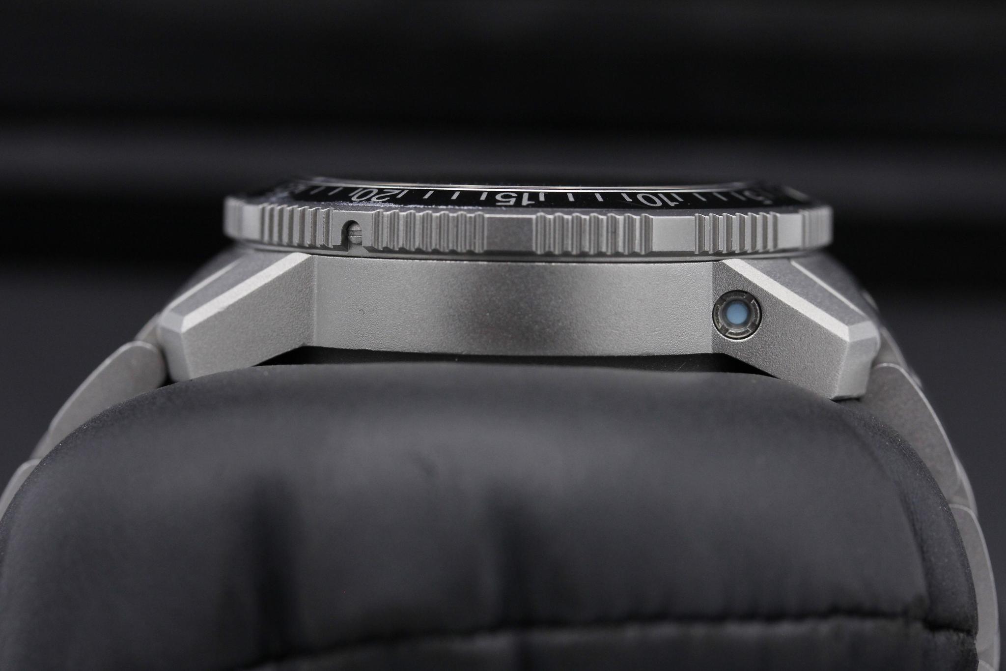 Watch Image 3