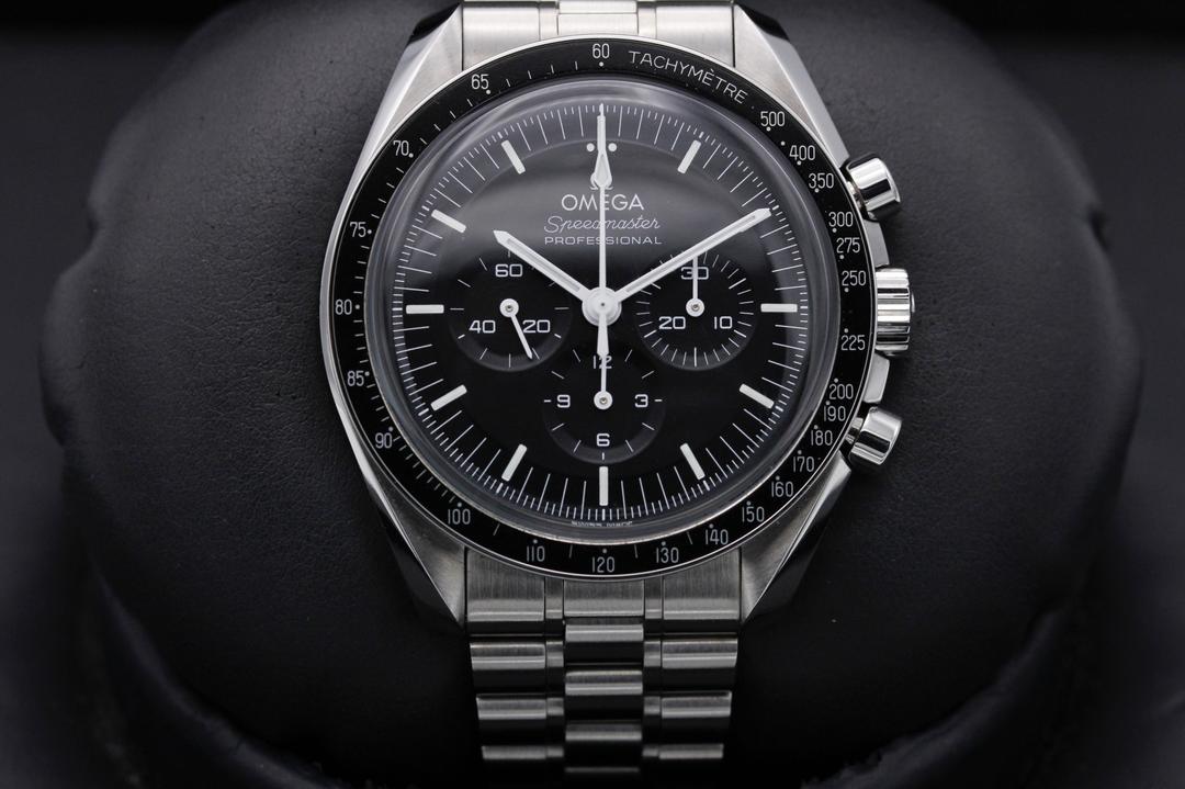 Omega Speedmaster Moonwatch Chronograph 310.32.42.50.01.001