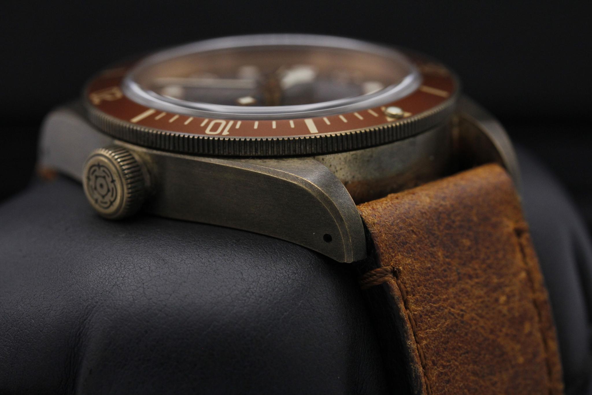 Watch Image 4