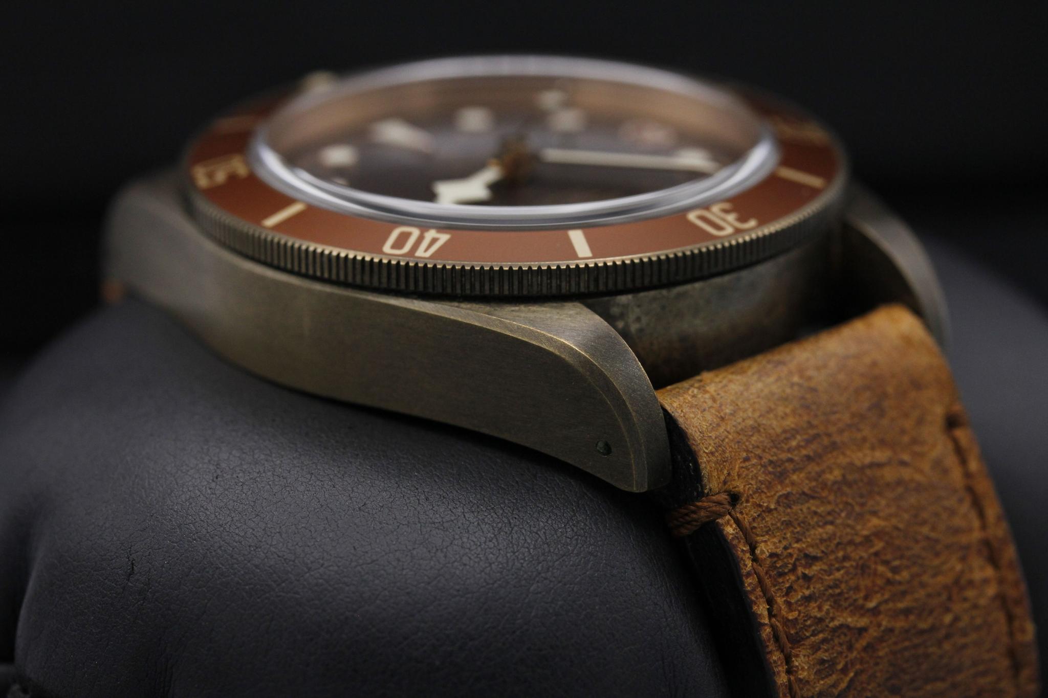 Watch Image 6