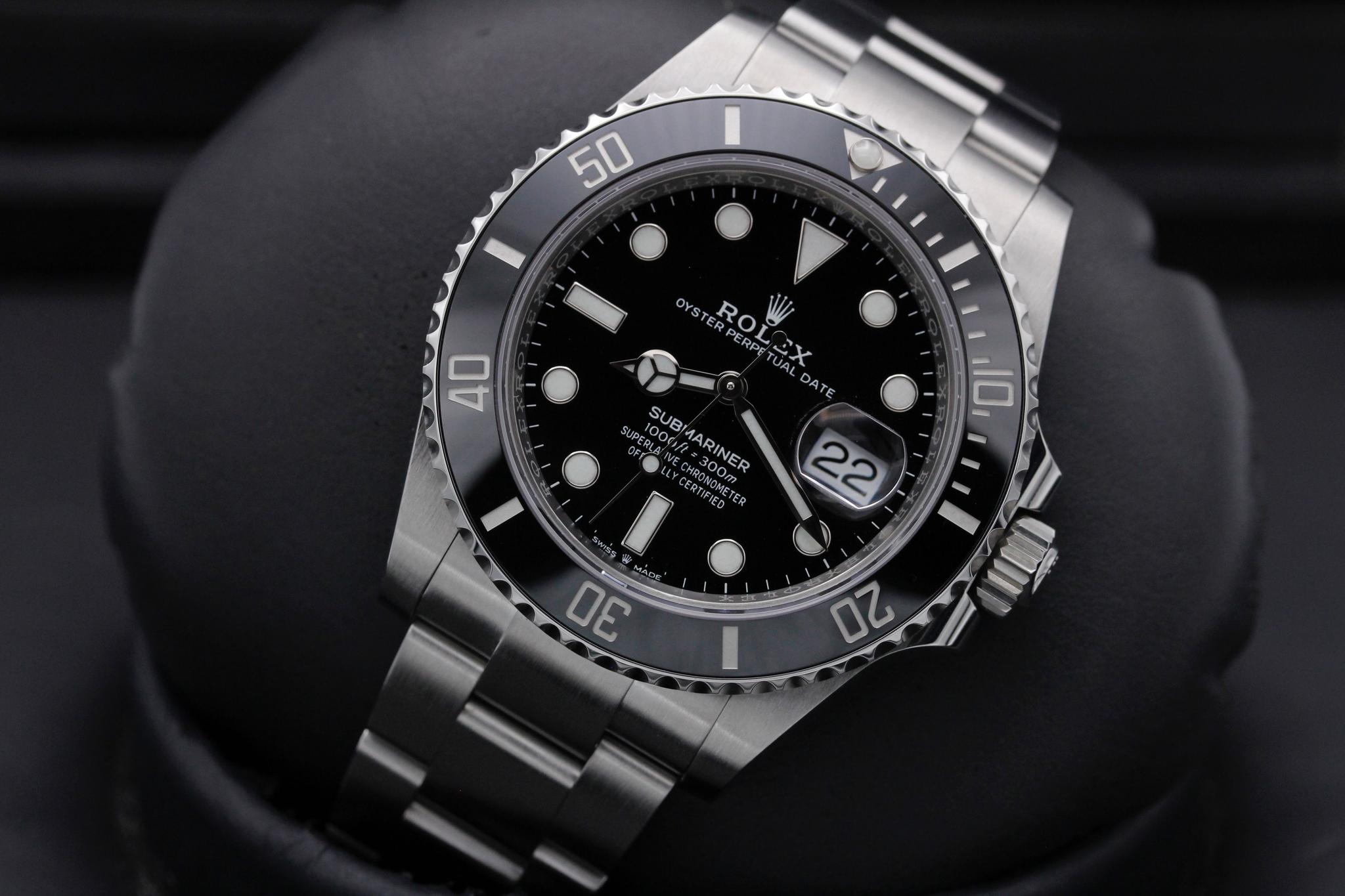 Watch Image 10