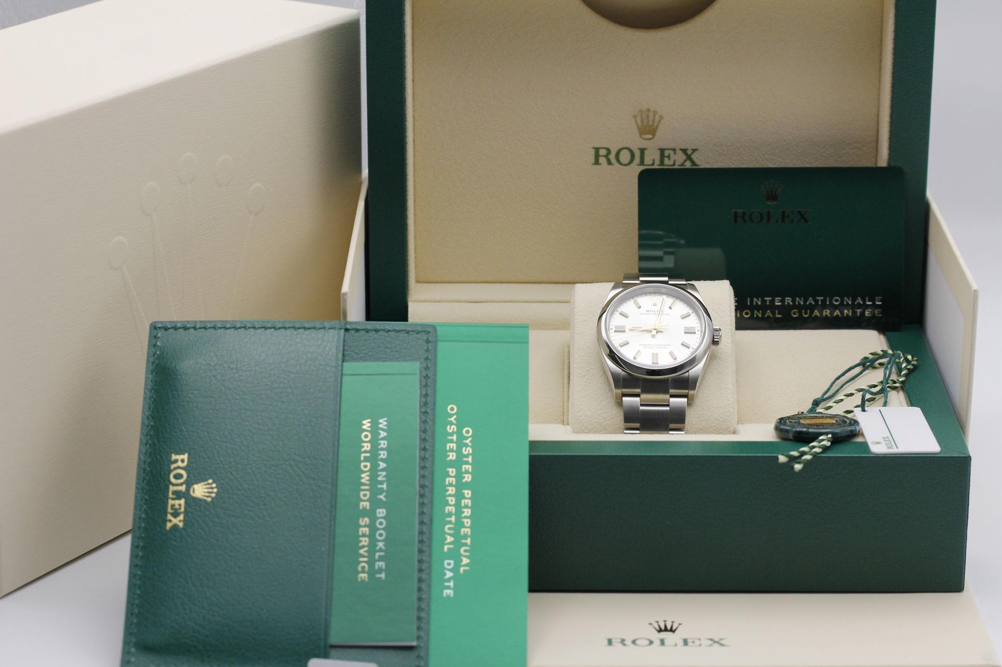 Watch Image 11