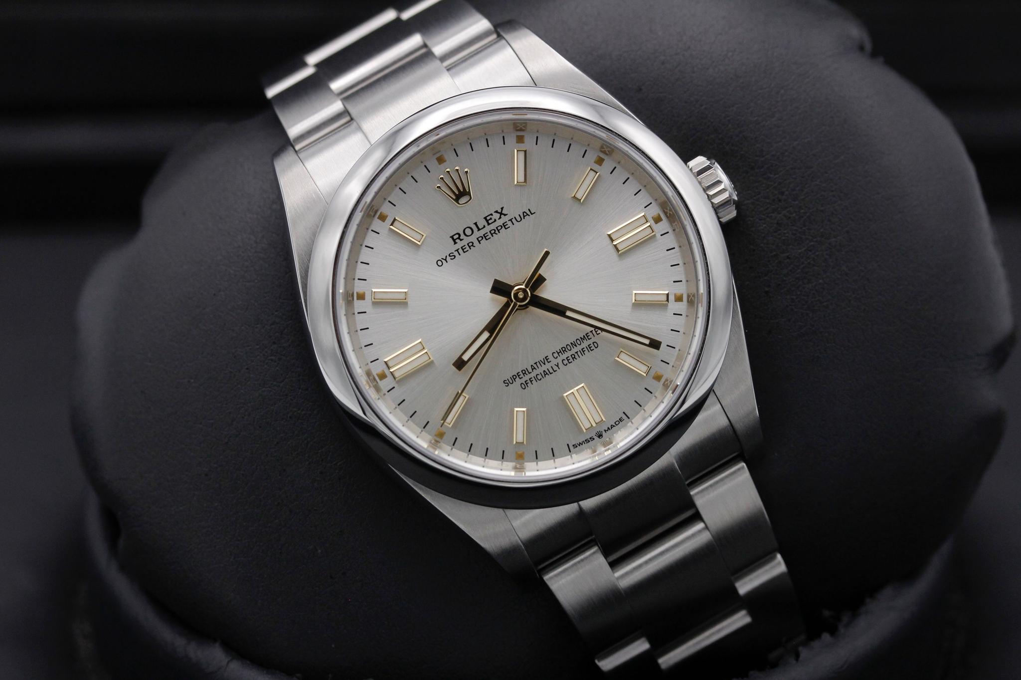 Watch Image 9