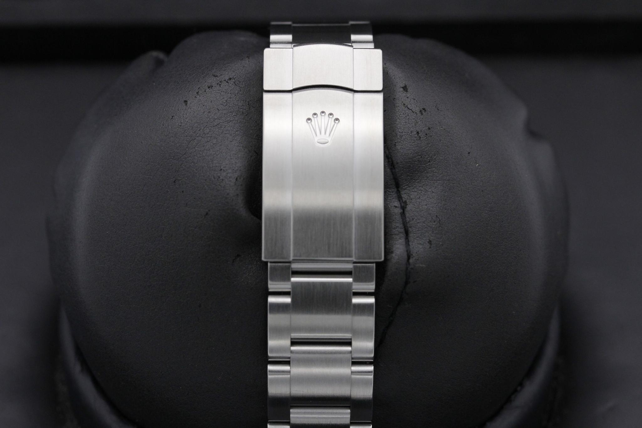 Watch Image 8
