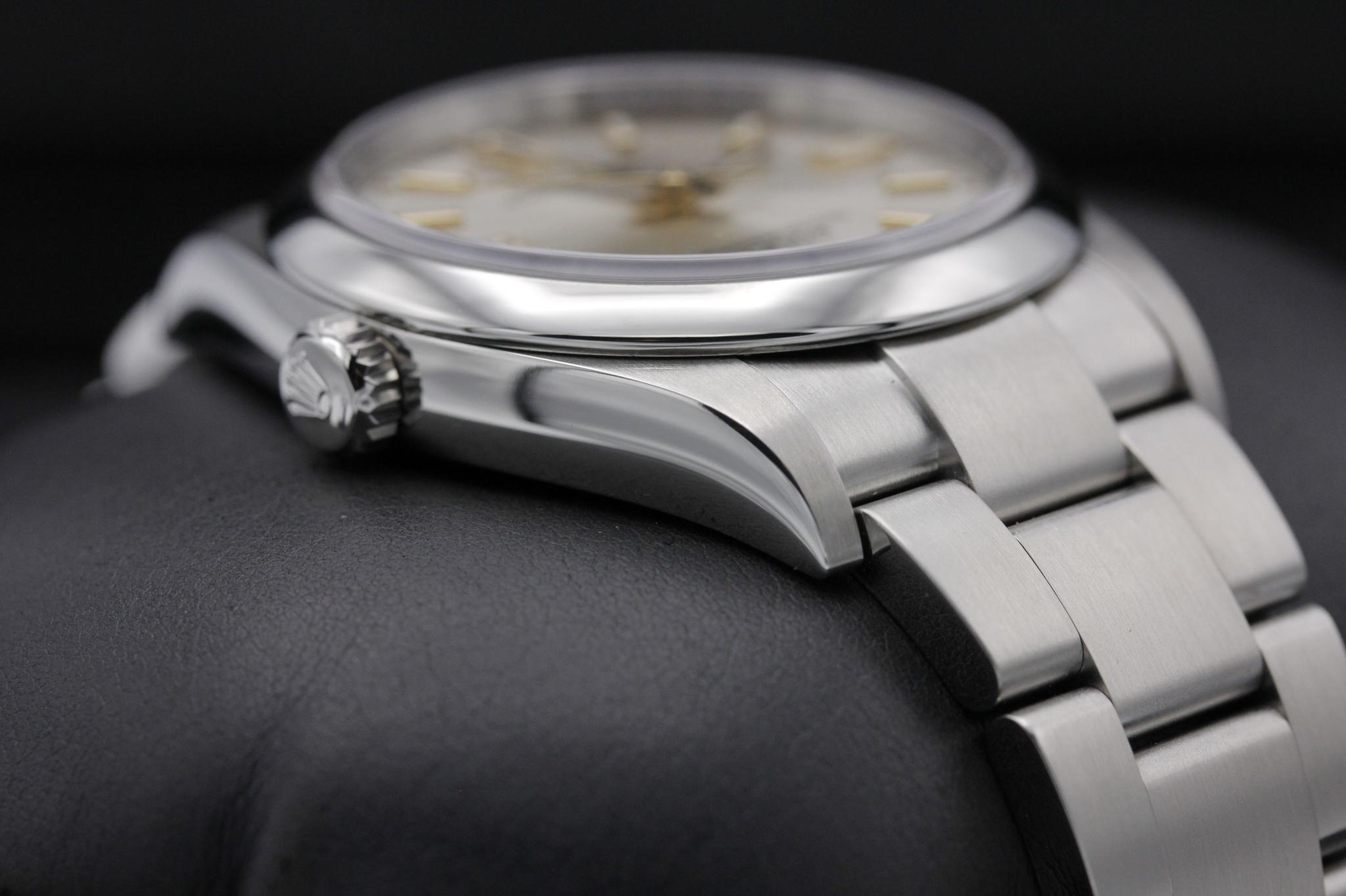 Watch Image 4