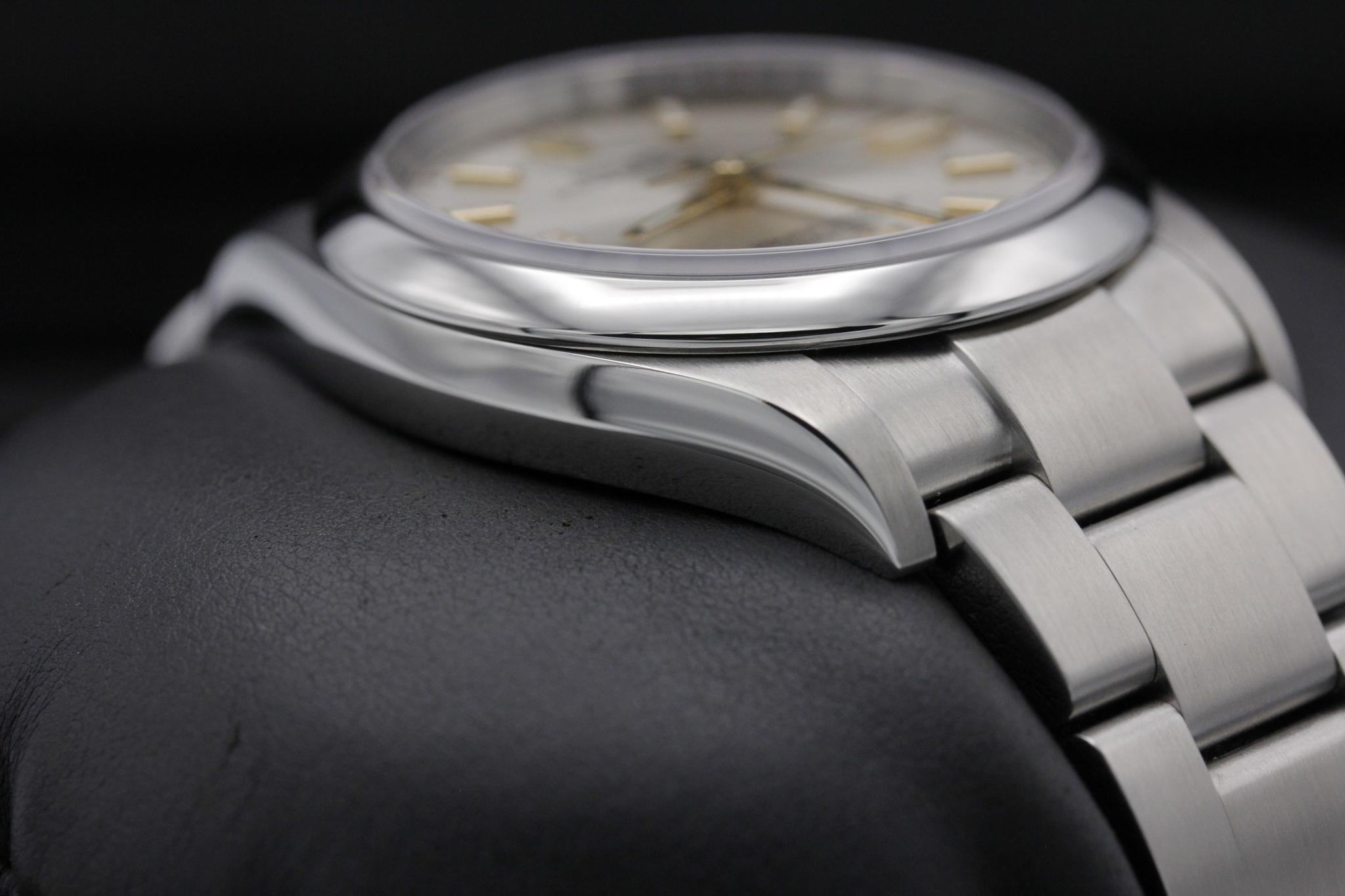 Watch Image 6