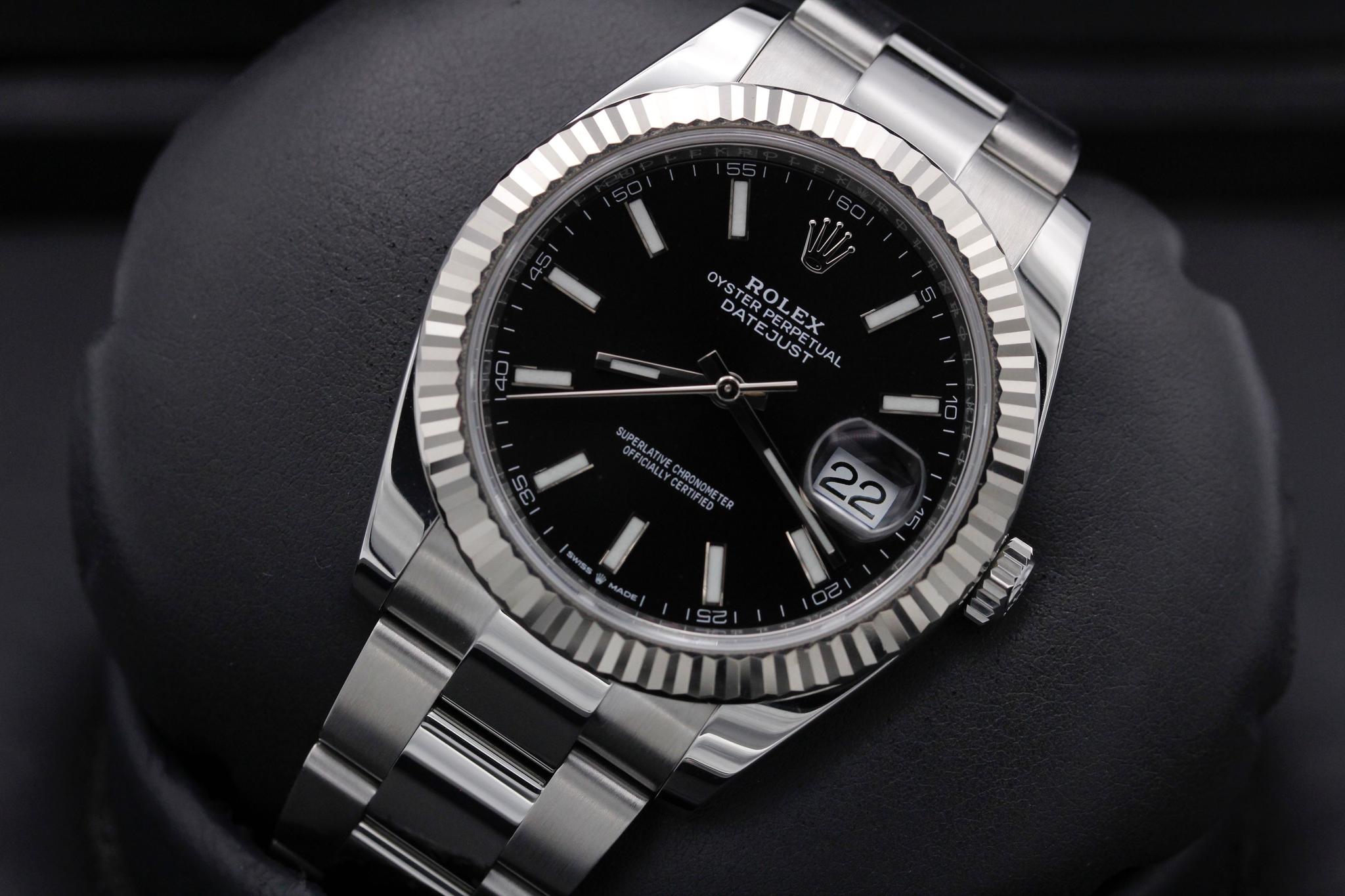 Watch Image 10