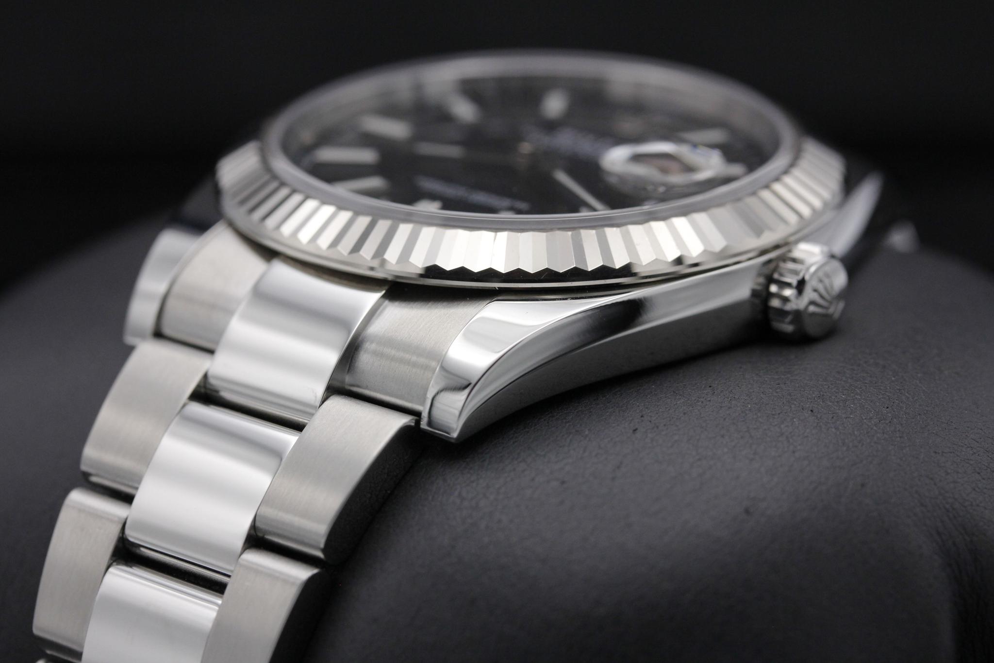 Watch Image 2