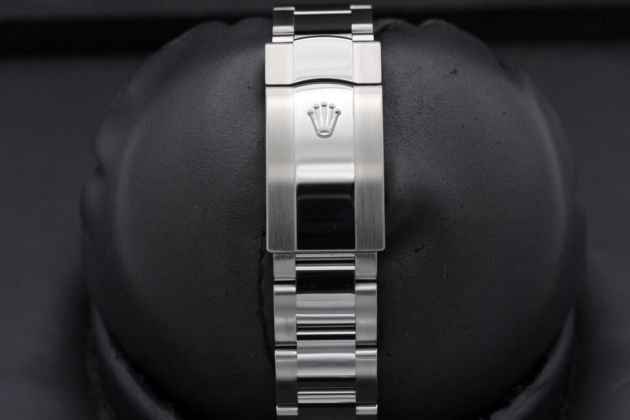 Watch Image 8
