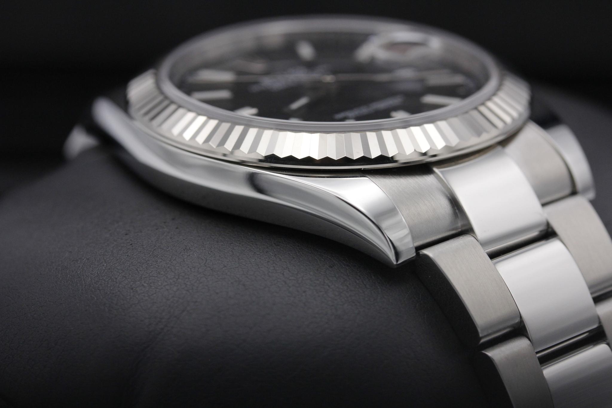 Watch Image 6