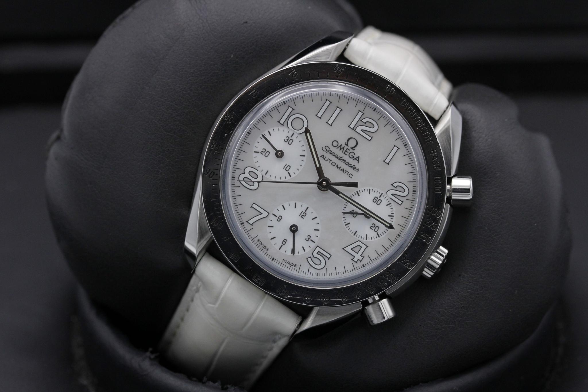 Watch Image 10