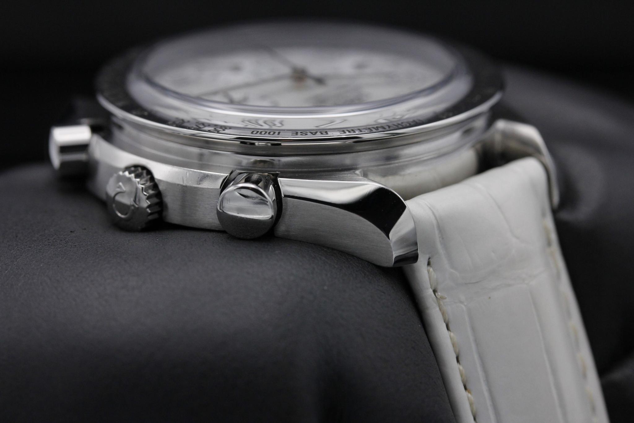 Watch Image 4