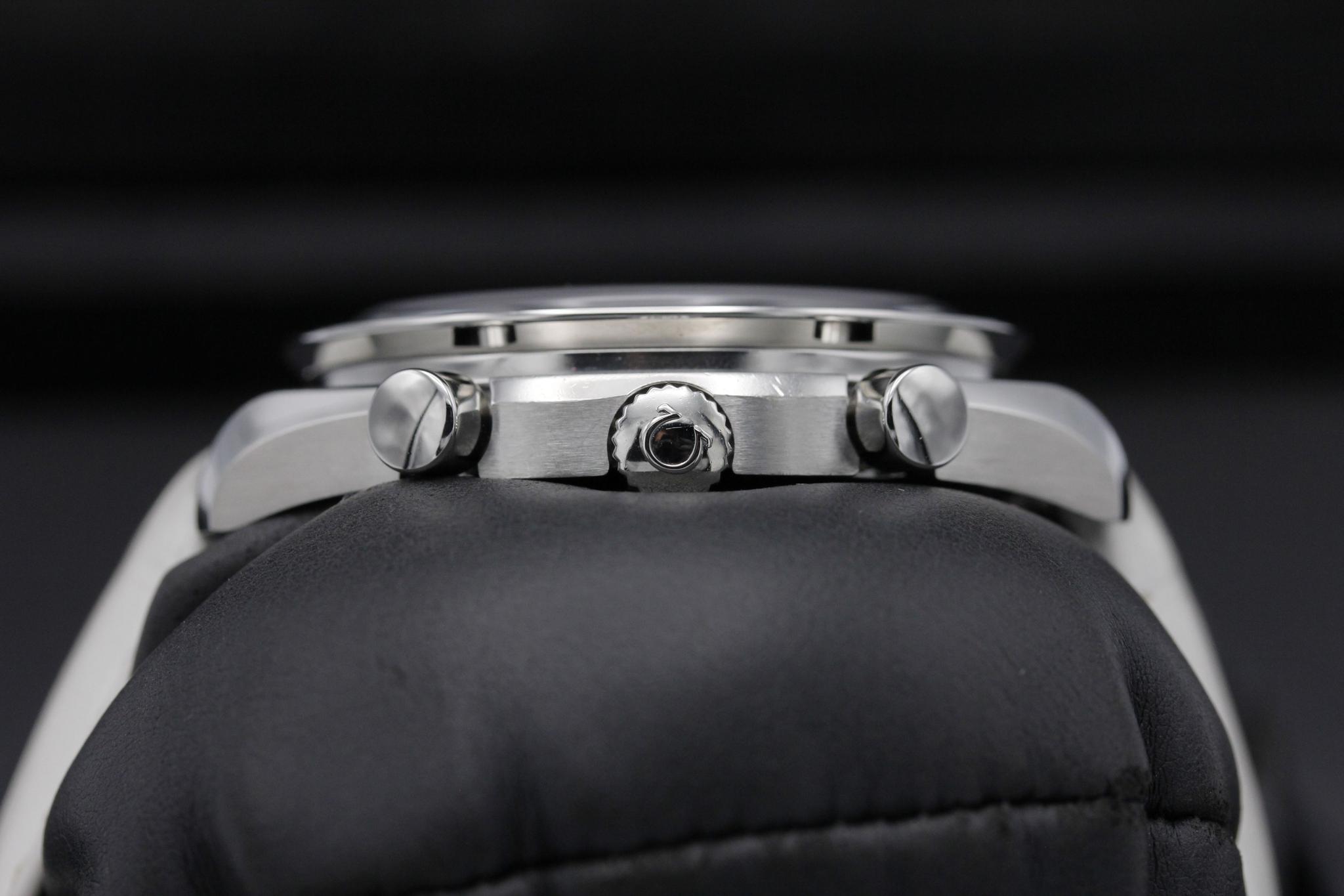Watch Image 3