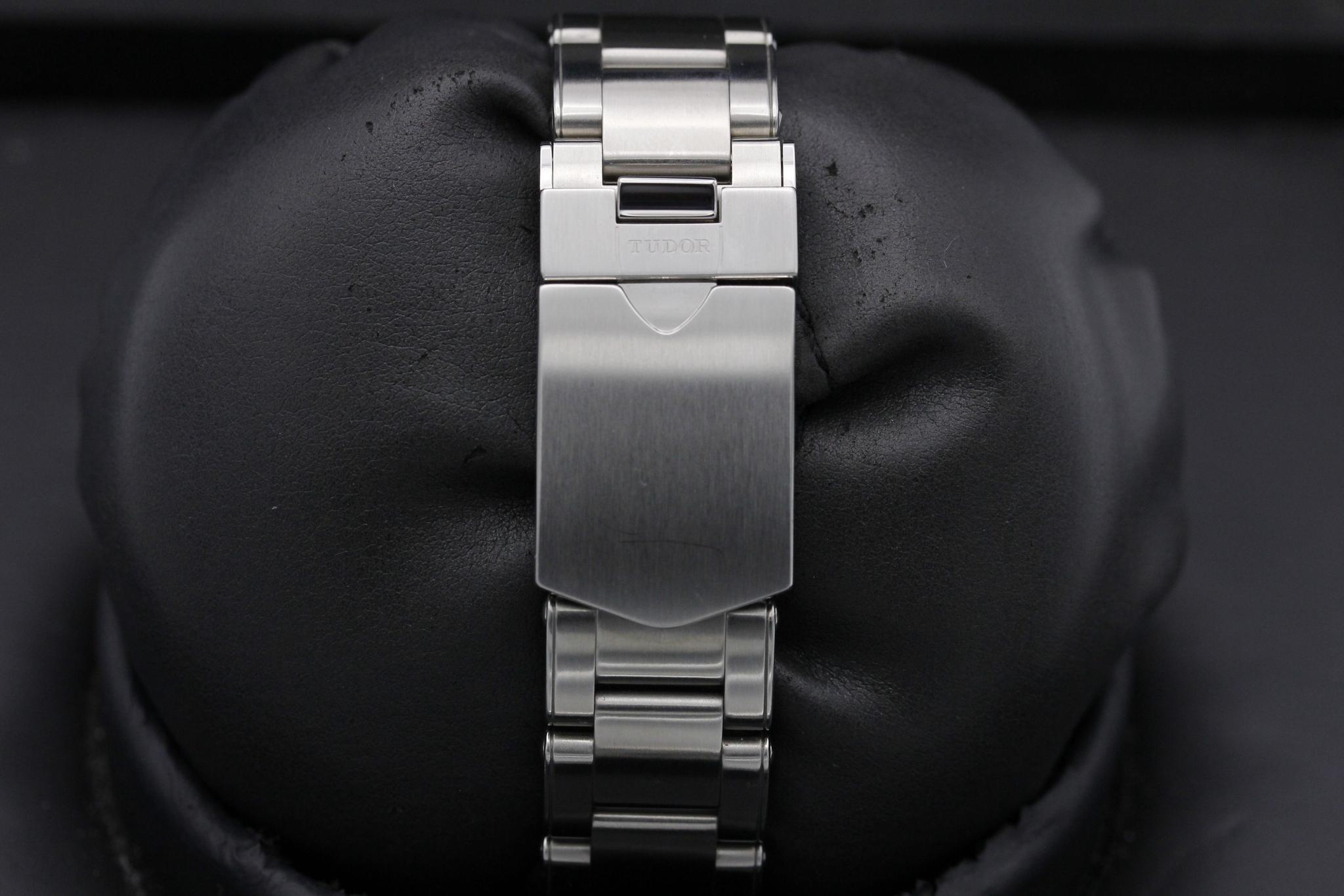 Watch Image 8