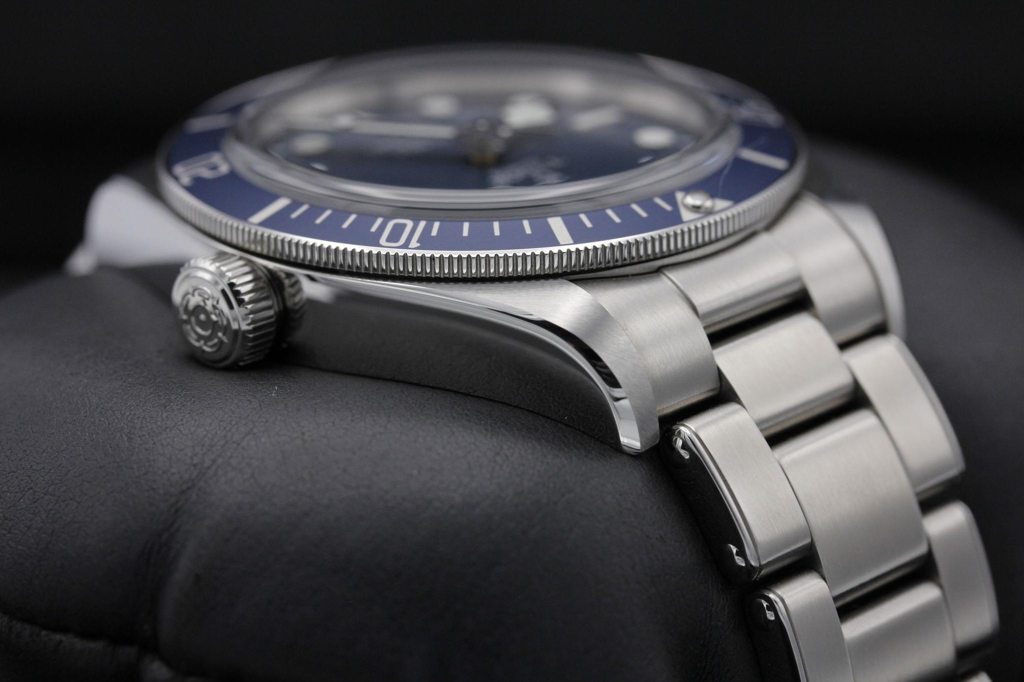 Watch Image 4