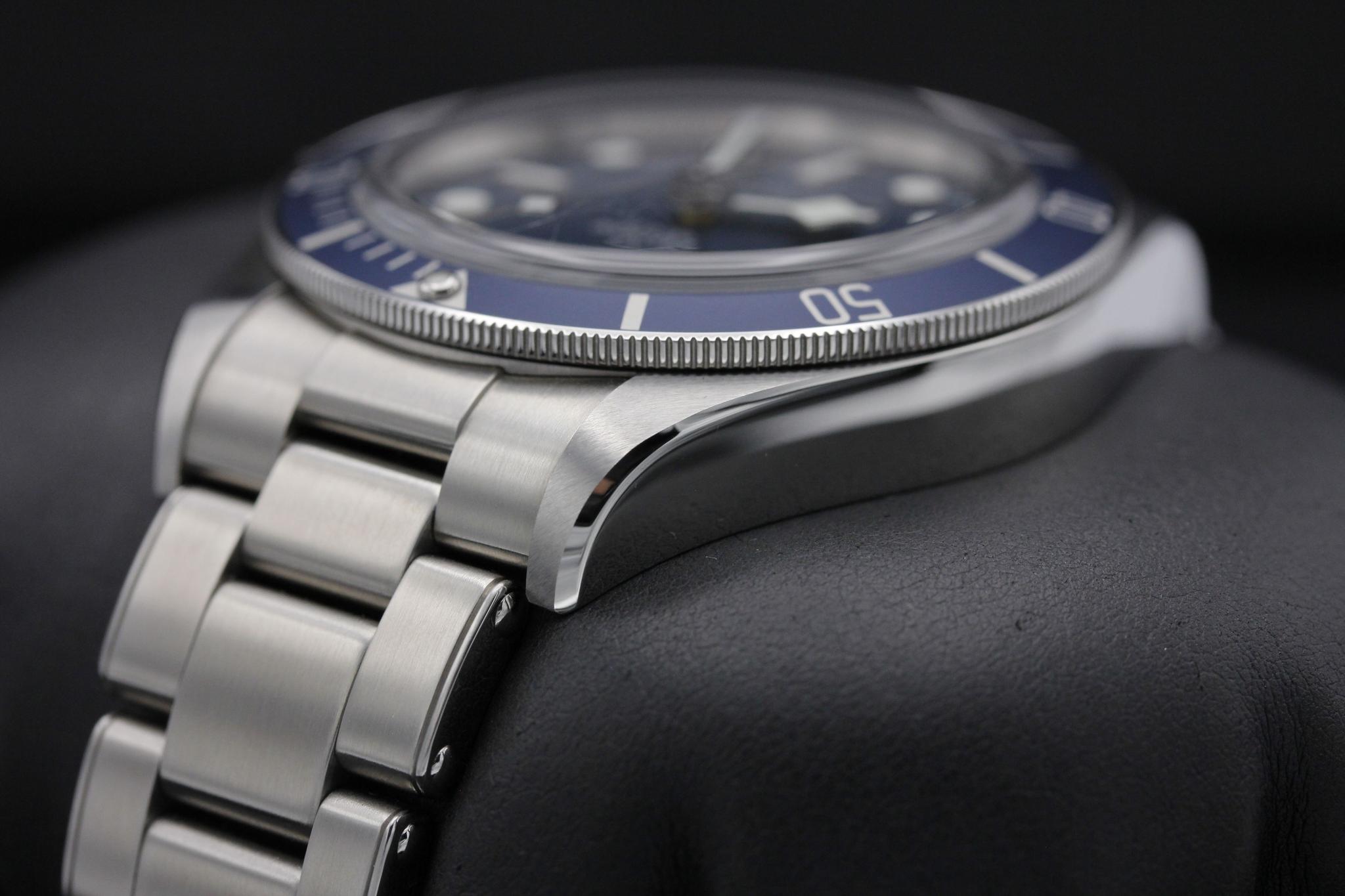 Watch Image 5
