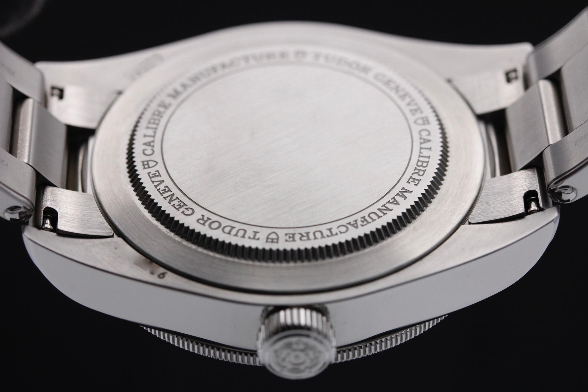 Watch Image 7