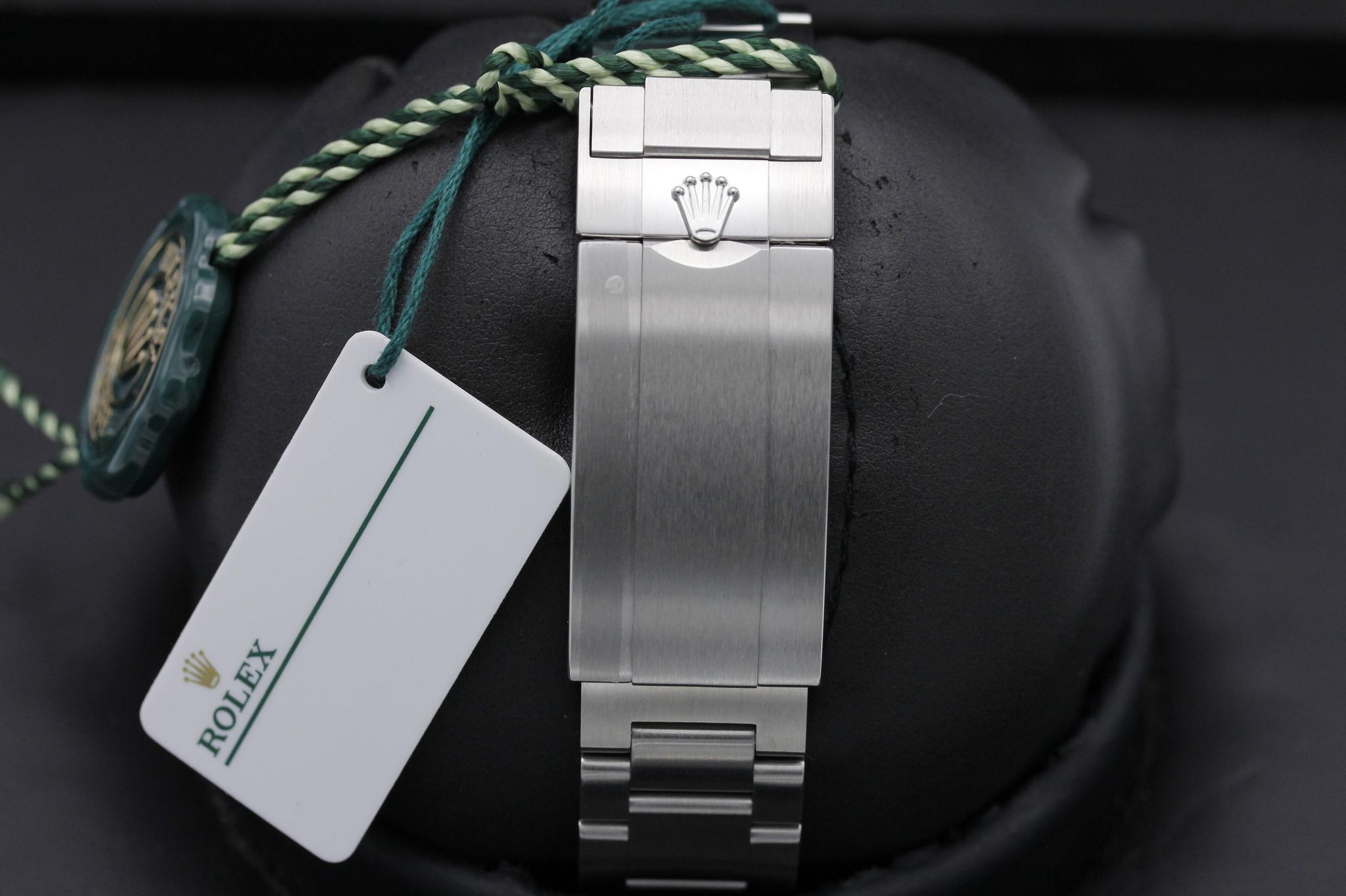 Watch Image 8