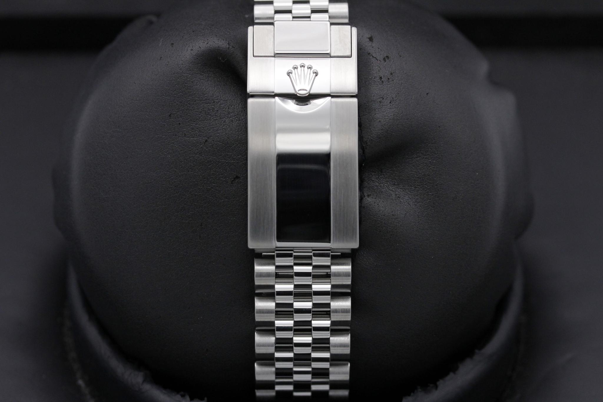 Watch Image 8